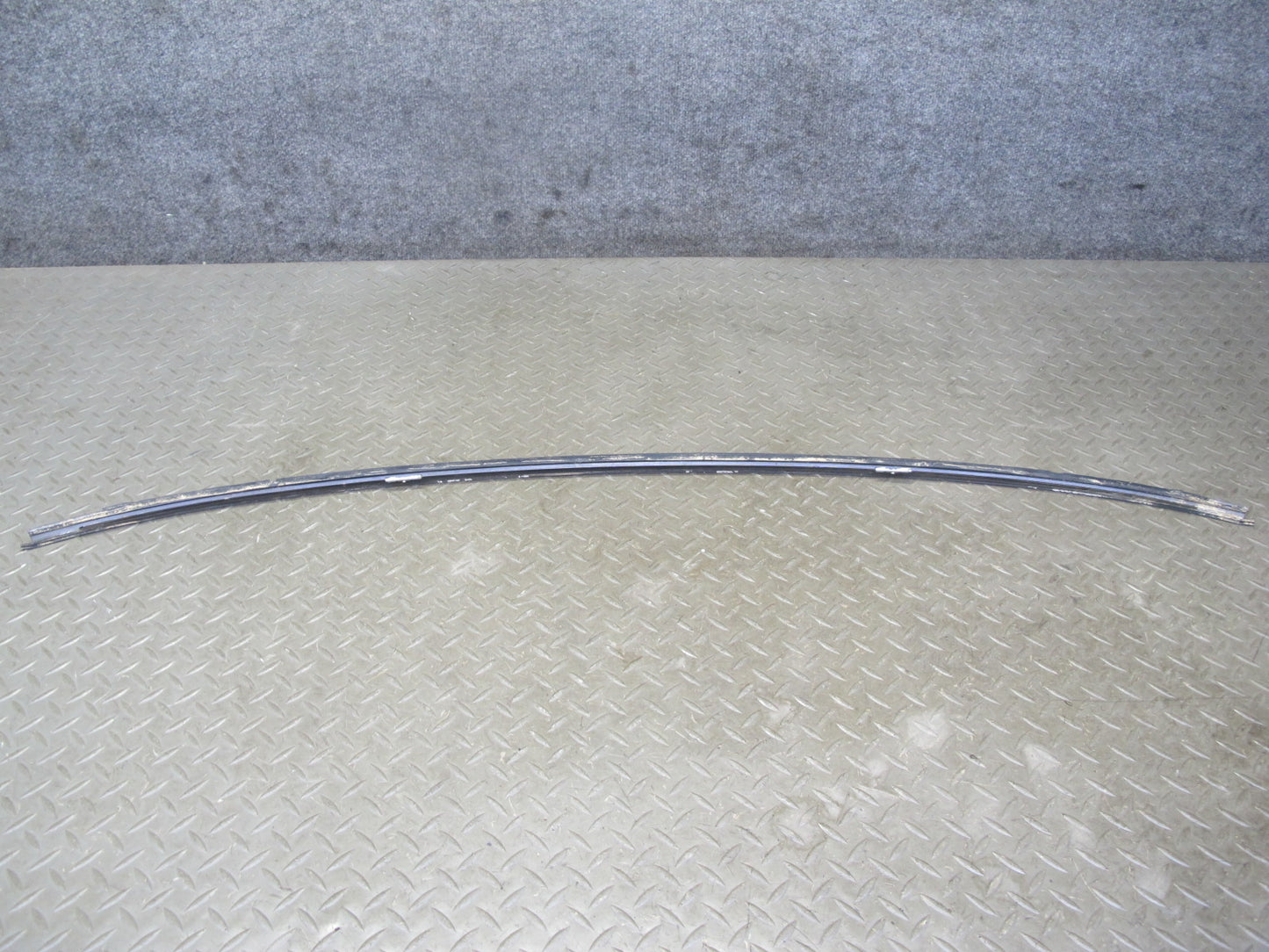 94-95 Mercedes W124 300D Sedan Front Windshield Glass Molding Trim Silver OEM