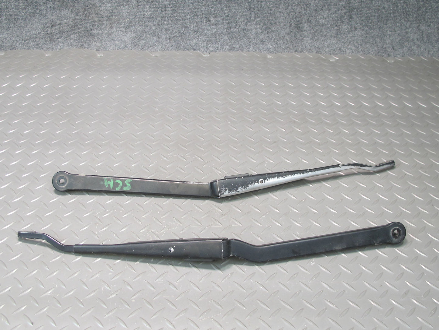 92-00 Lexus UZZ30L SC300 SC400 Front Left & Right Windshield Wiper Arm Set OEM