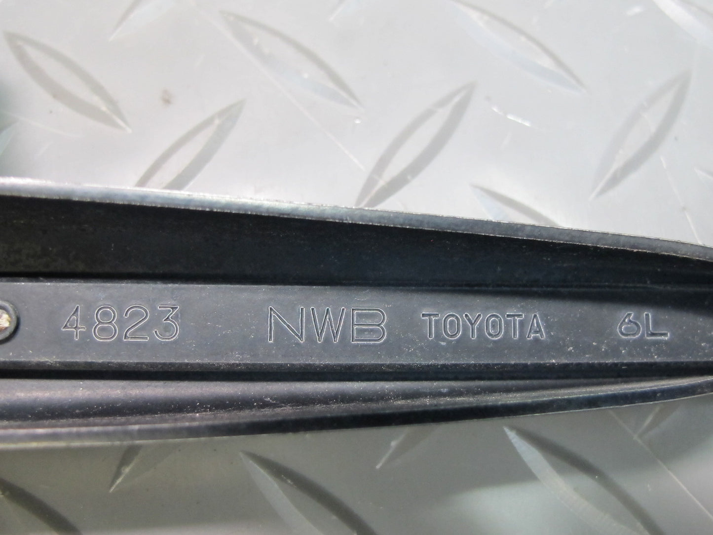 92-00 Lexus UZZ30L SC300 SC400 Front Left & Right Windshield Wiper Arm Set OEM