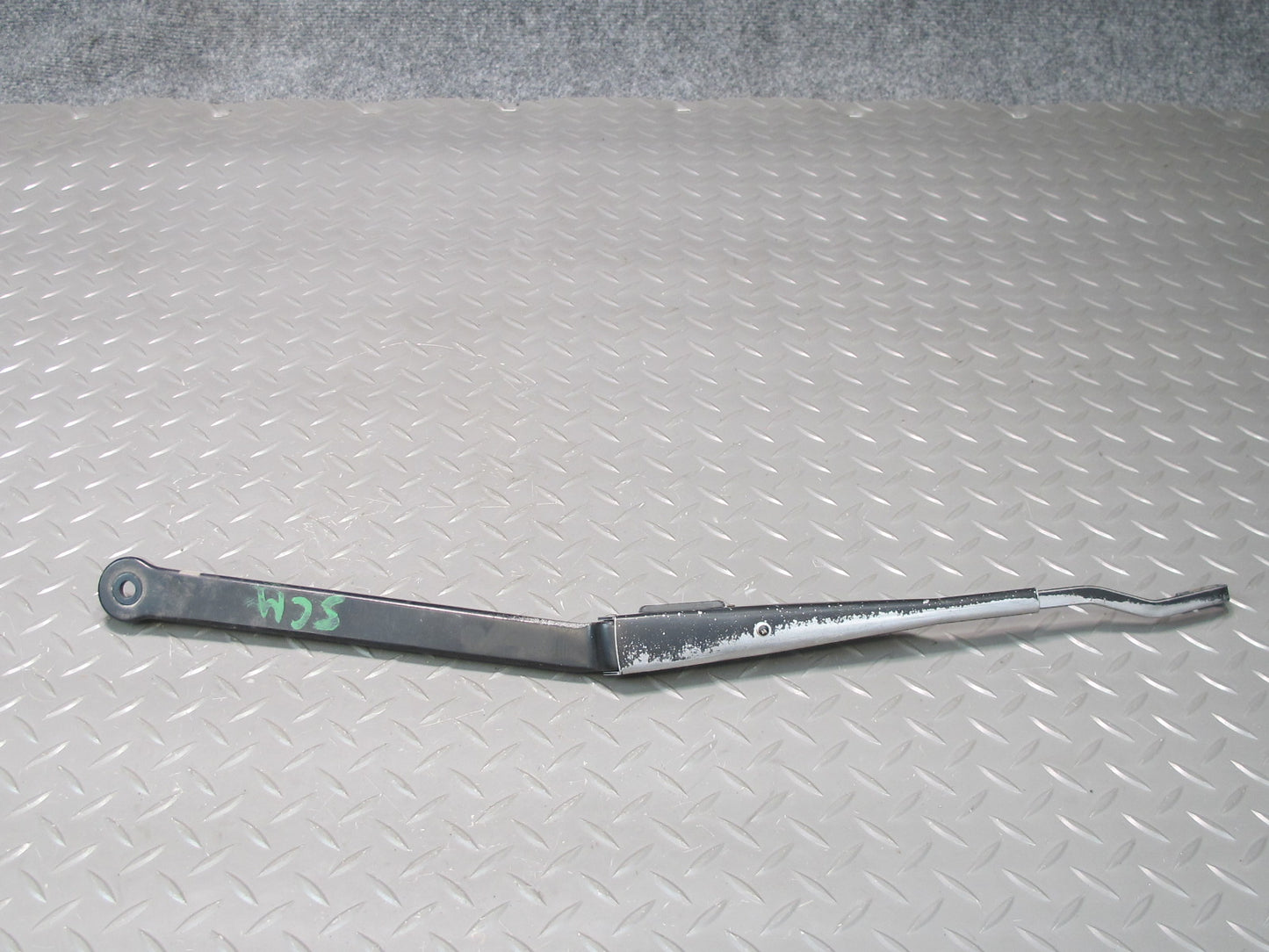 92-00 Lexus UZZ30L SC300 SC400 Front Left & Right Windshield Wiper Arm Set OEM