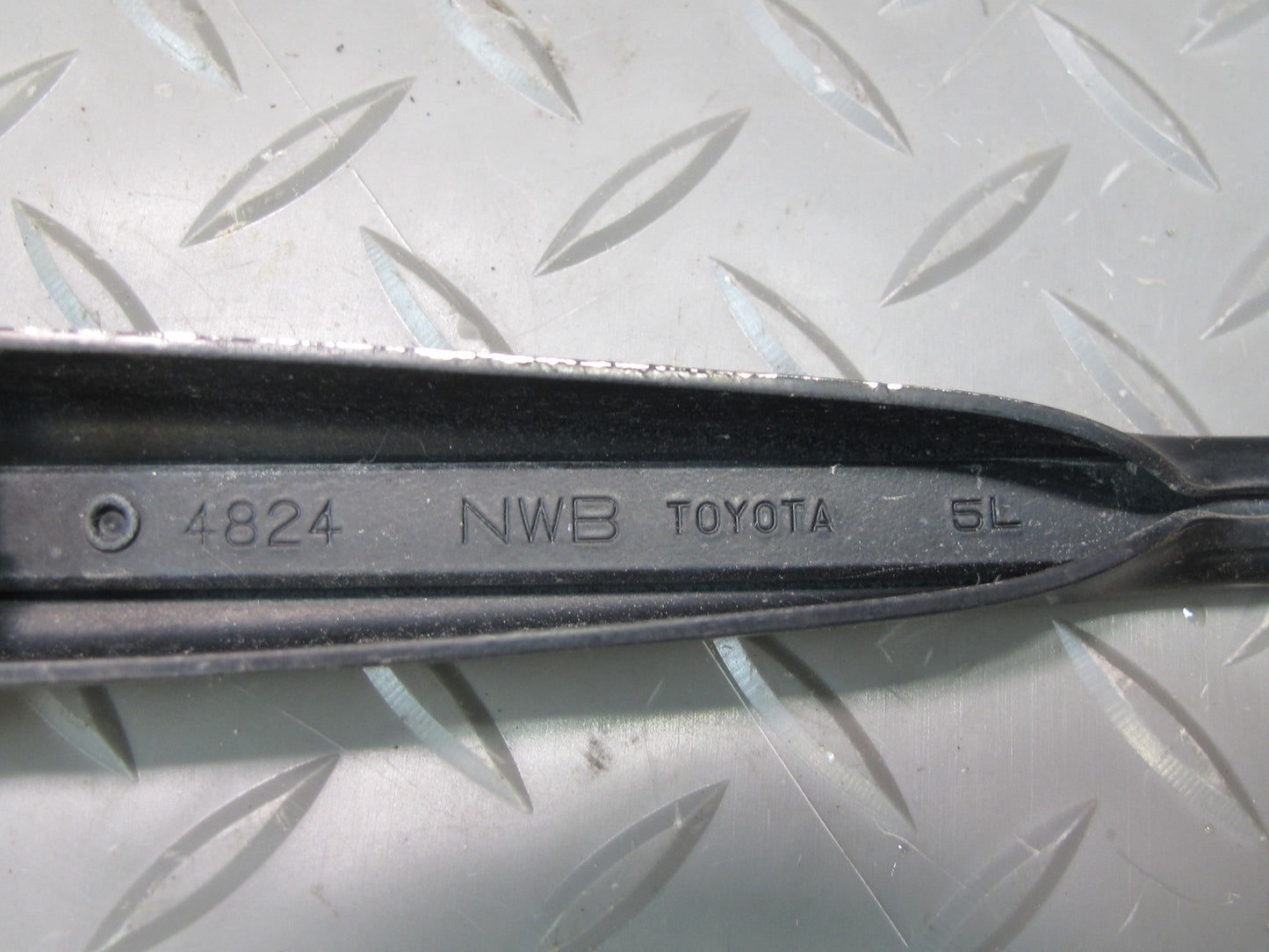 92-00 Lexus UZZ30L SC300 SC400 Front Left & Right Windshield Wiper Arm Set OEM