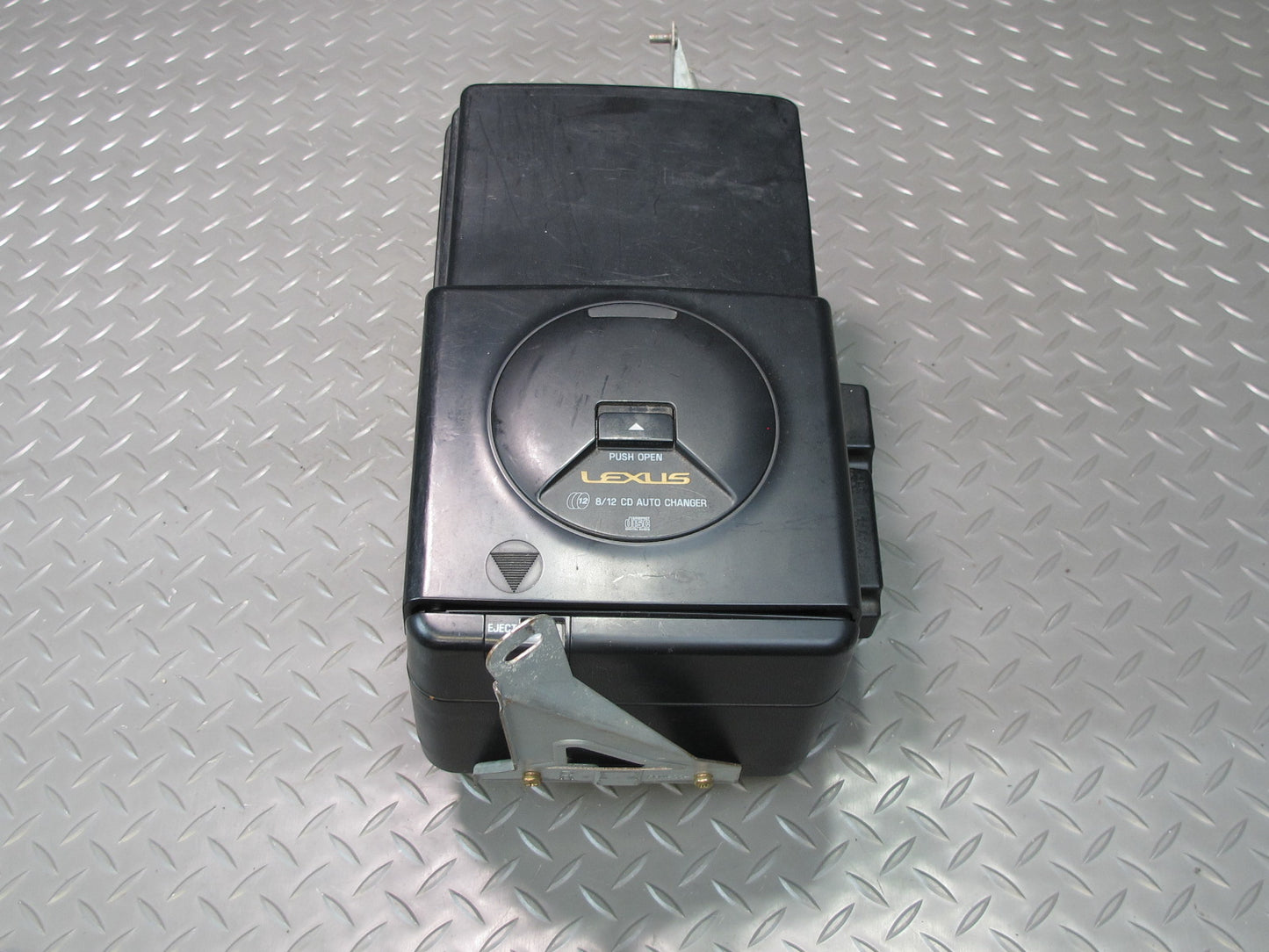 92-98 Lexus UZZ30L SC300 SC400 CD Changer Player NO Magazine 86270-24051 OEM