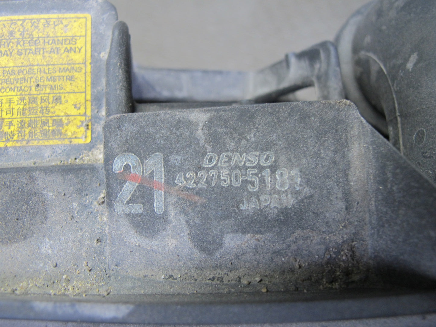 01-05 Lexus JCE10L IS300 Engine Radiator Cooling Fan Motor Shroud OEM