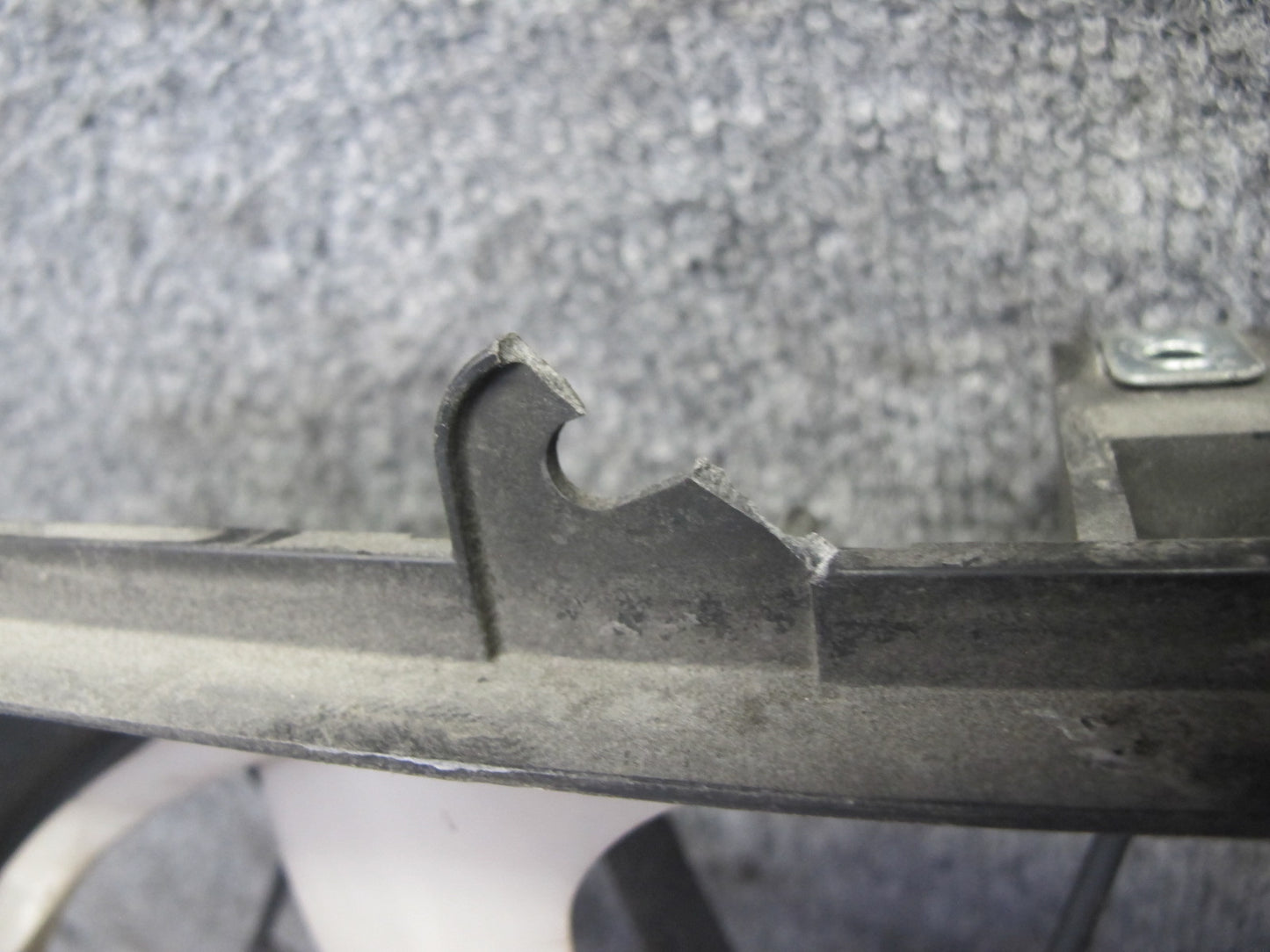 01-05 Lexus JCE10L IS300 Engine Radiator Cooling Fan Motor Shroud OEM