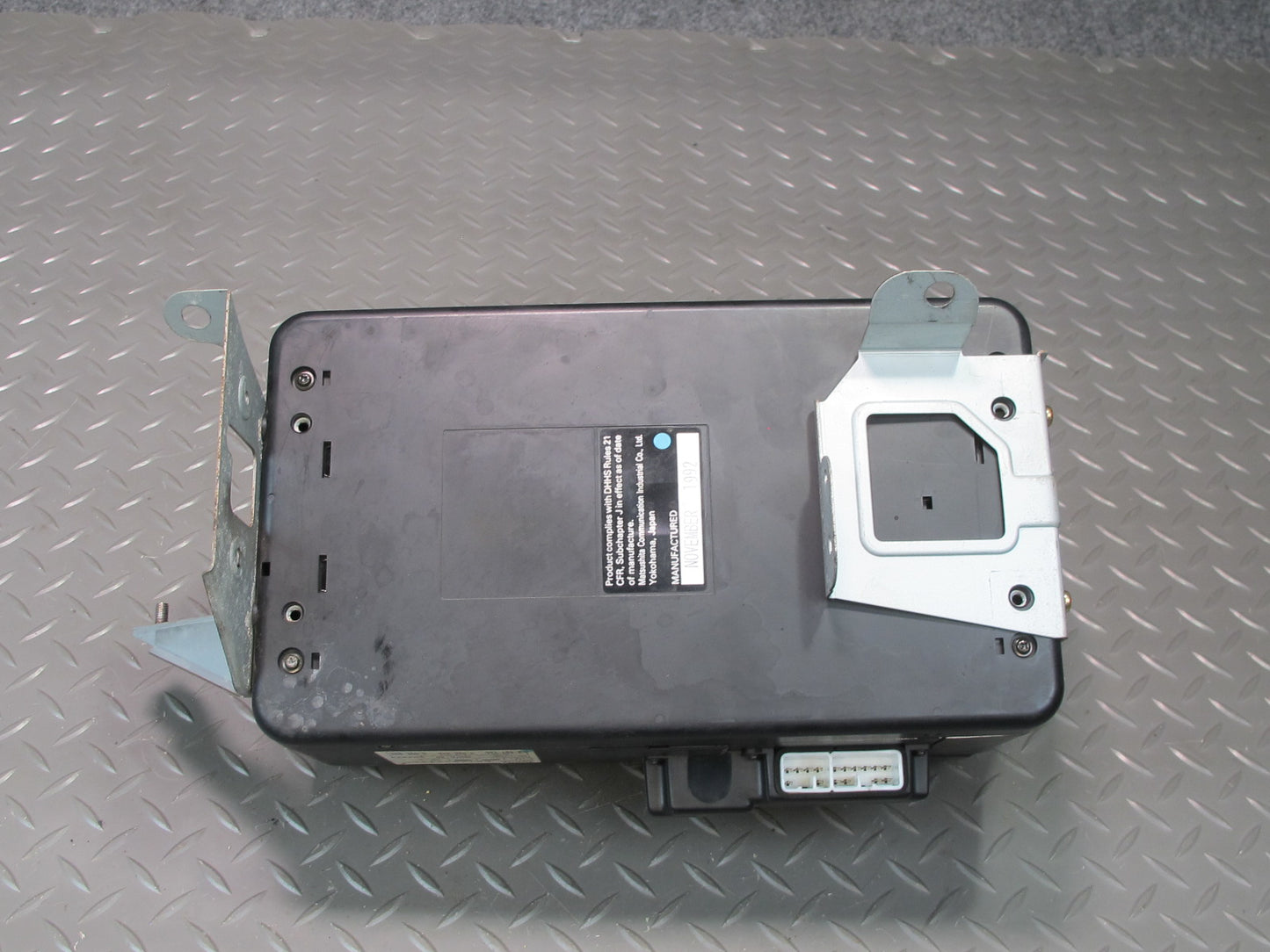 92-98 Lexus UZZ30L SC300 SC400 CD Changer Player NO Magazine 86270-24051 OEM