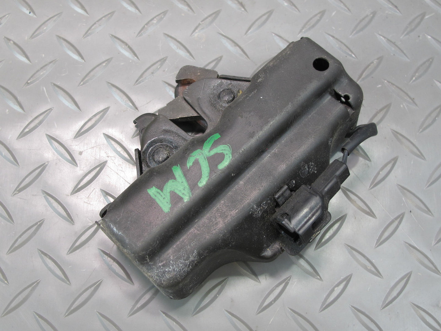 92-00 Lexus UZZ30L SC300 SC400 Front Hood Lock Latch Actuator OEM