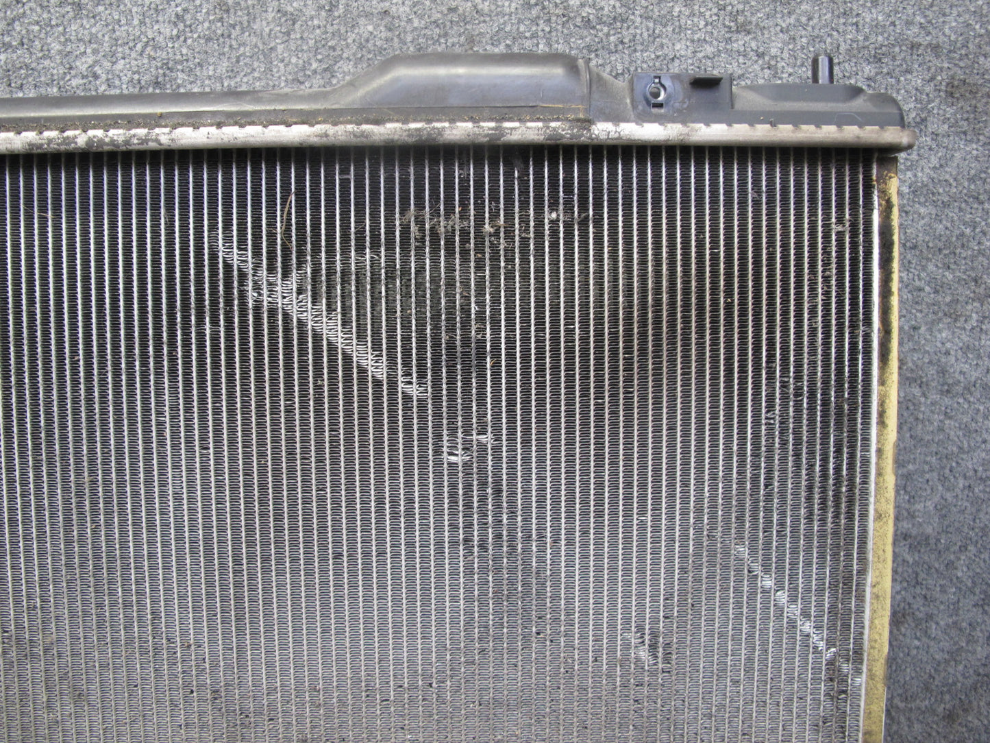 01-05 Lexus JCE10L IS300 Engine Cooling Radiator 422133-5611 OEM