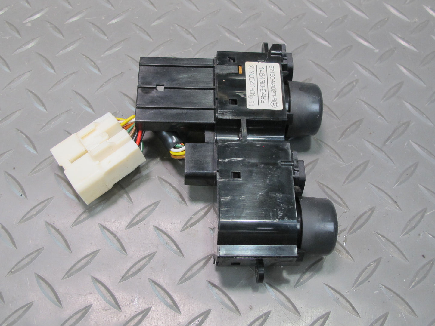 92-94 Lexus UZZ30L SC300 SC400 Temperature Volume Power Switch 87190-24020 OEM