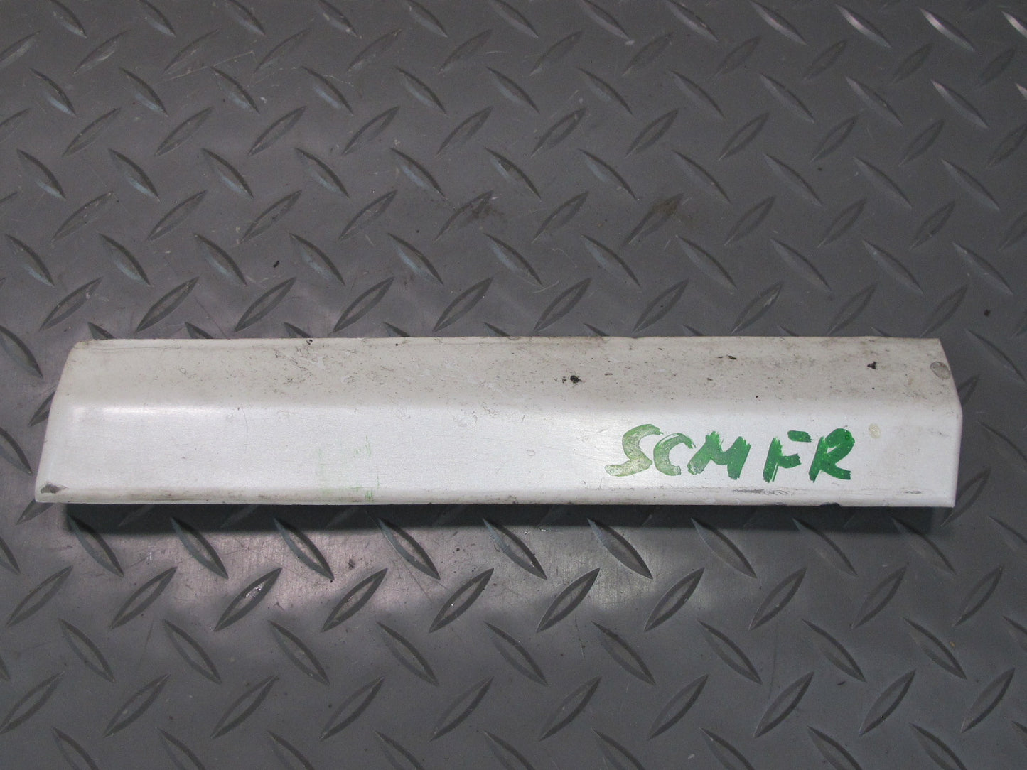 92-96 Lexus UZZ30L SC300 SC400 Set of 2 Front Lower Fender Molding White OEM