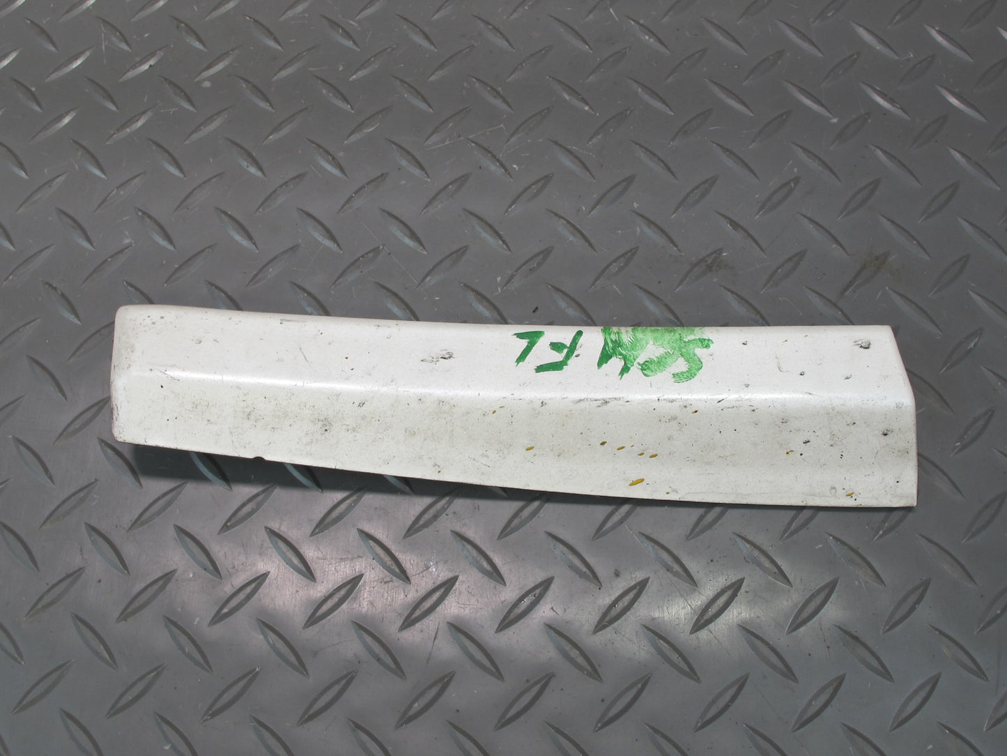 92-96 Lexus UZZ30L SC300 SC400 Set of 2 Front Lower Fender Molding White OEM