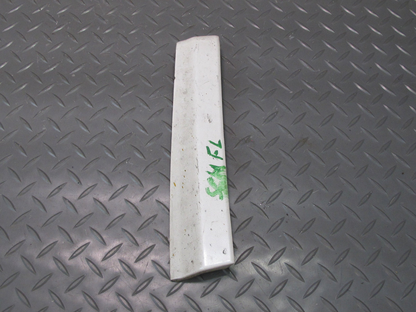 92-96 Lexus UZZ30L SC300 SC400 Set of 2 Front Lower Fender Molding White OEM