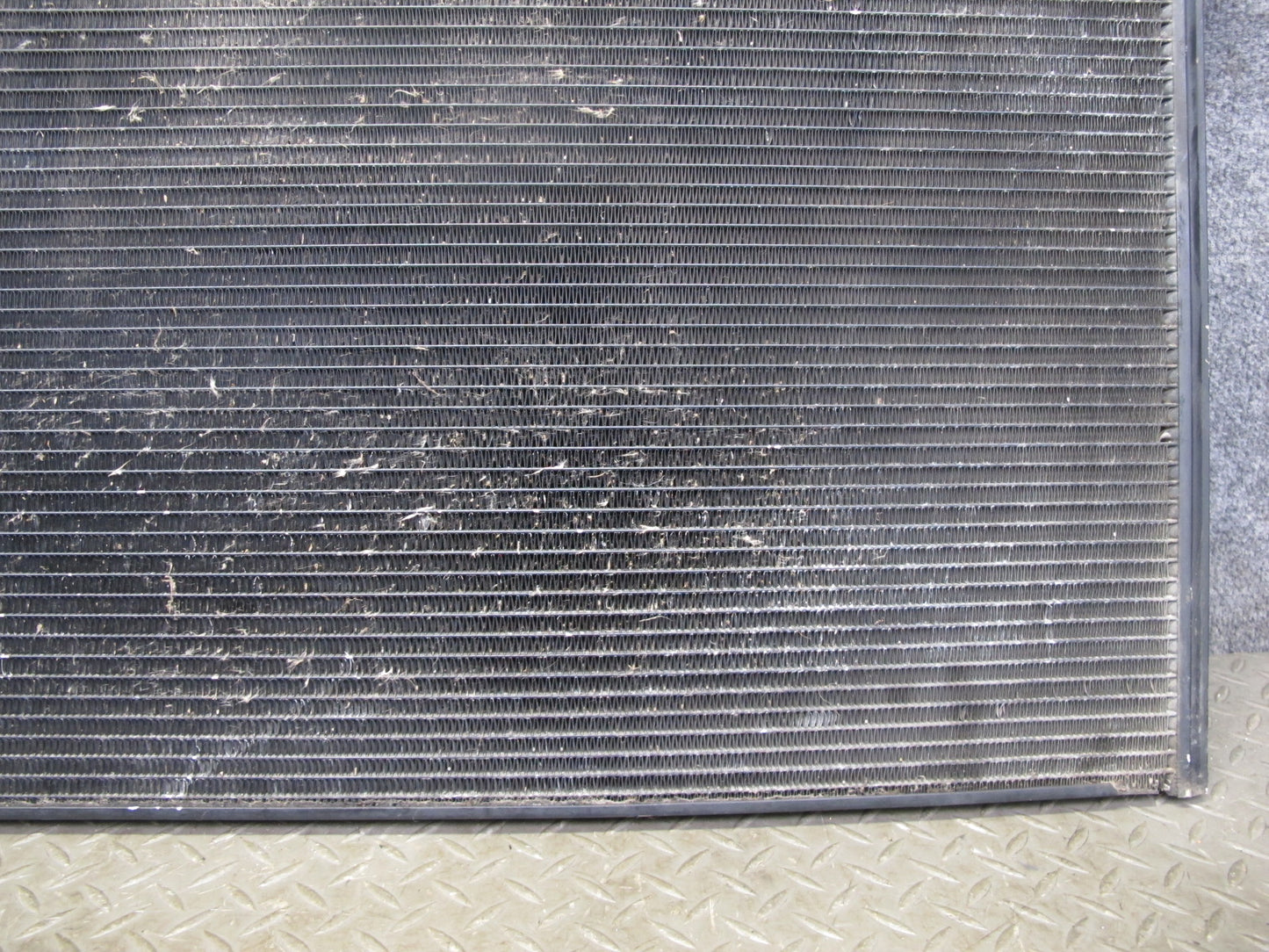 2003-2007 Hummer H2 A/C Air Condition Condenser 15790358