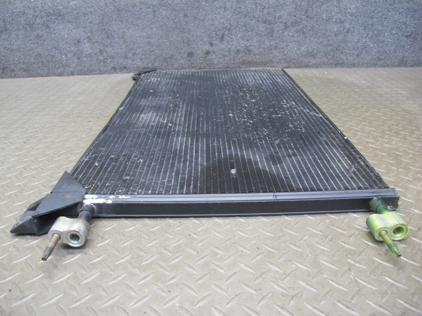 2003-2007 Hummer H2 A/C Air Condition Condenser 15790358