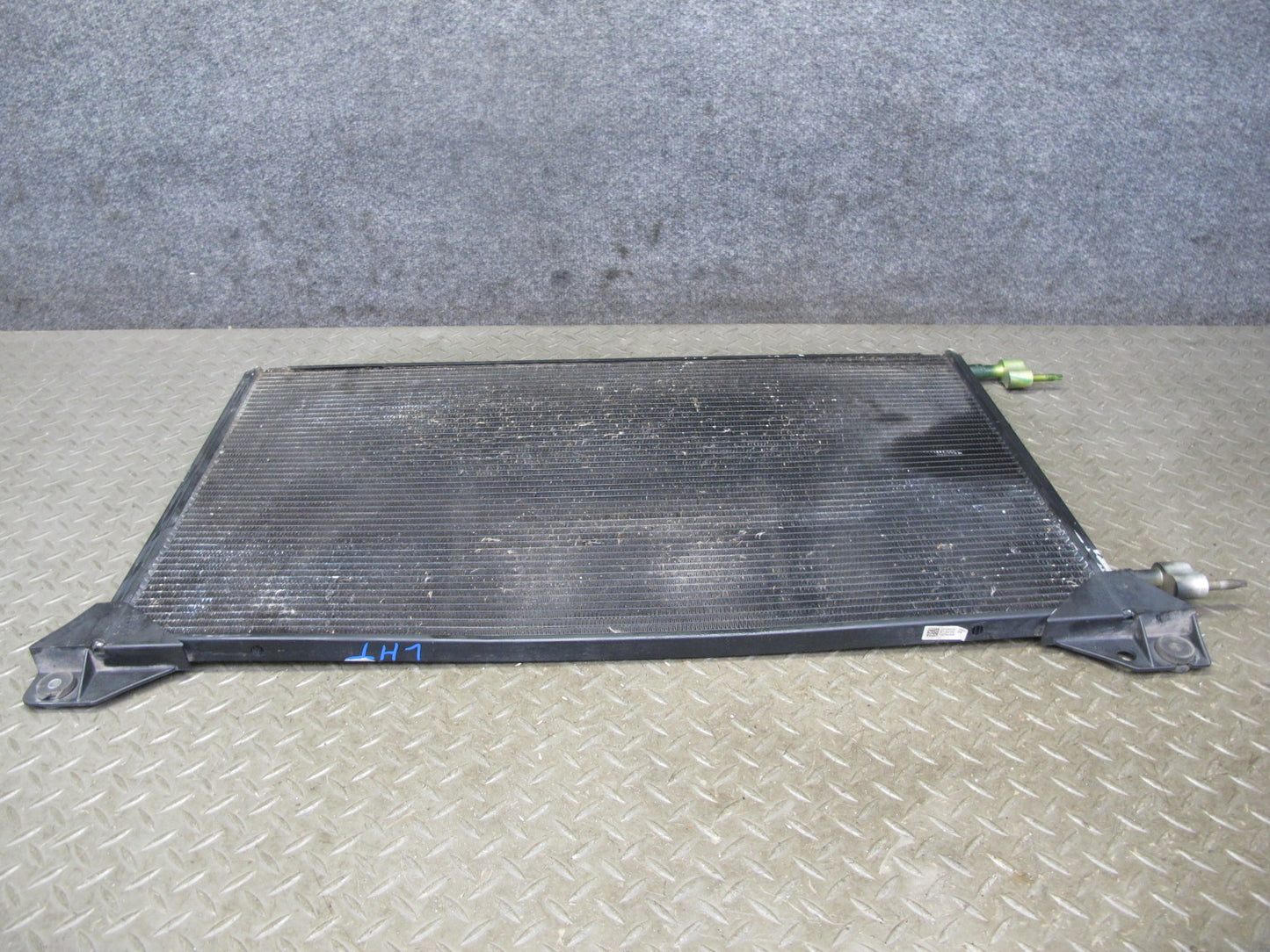 2003-2007 Hummer H2 A/C Air Condition Condenser 15790358