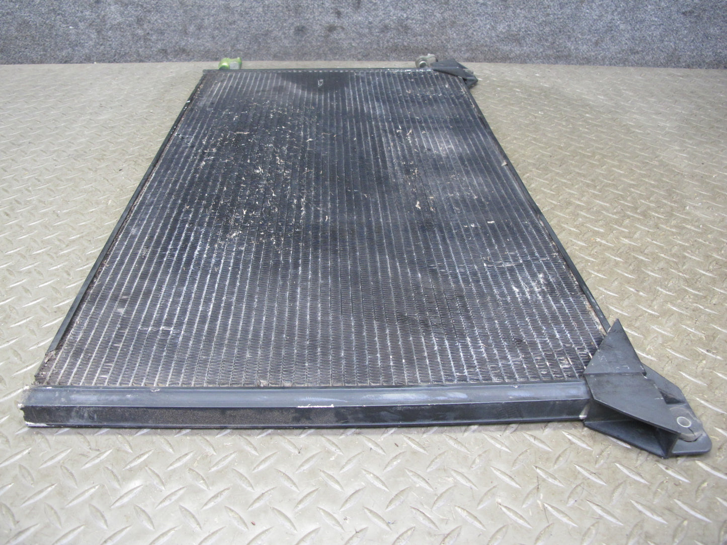 2003-2007 Hummer H2 A/C Air Condition Condenser 15790358