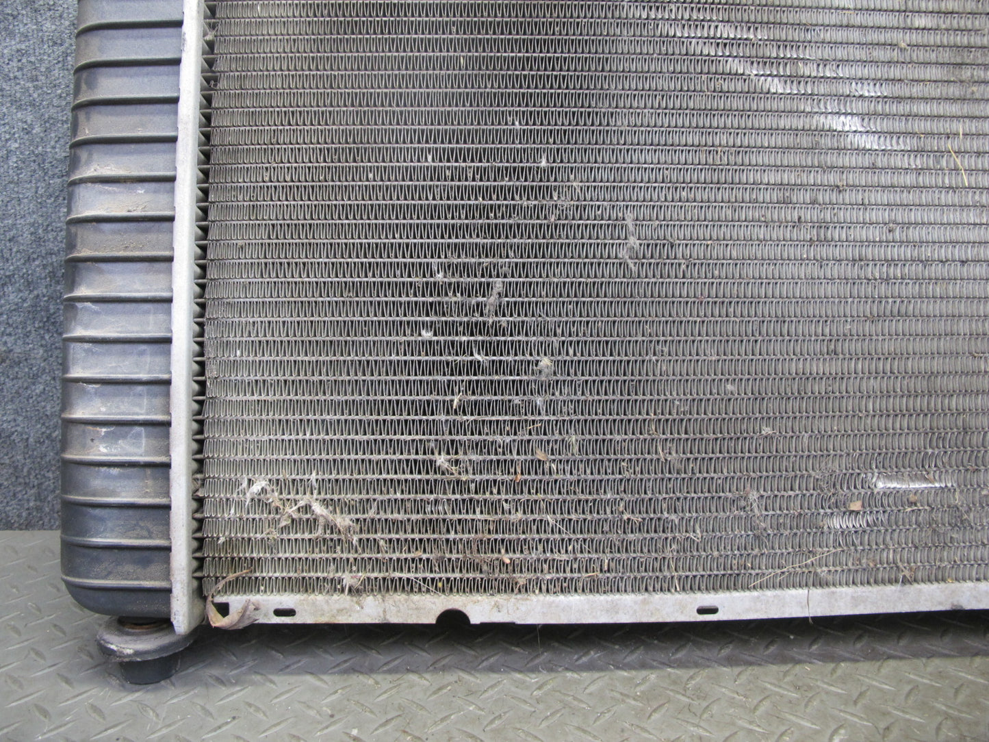 2003-2007 Hummer H2 6.0L Engine Motor Coolant Radiator