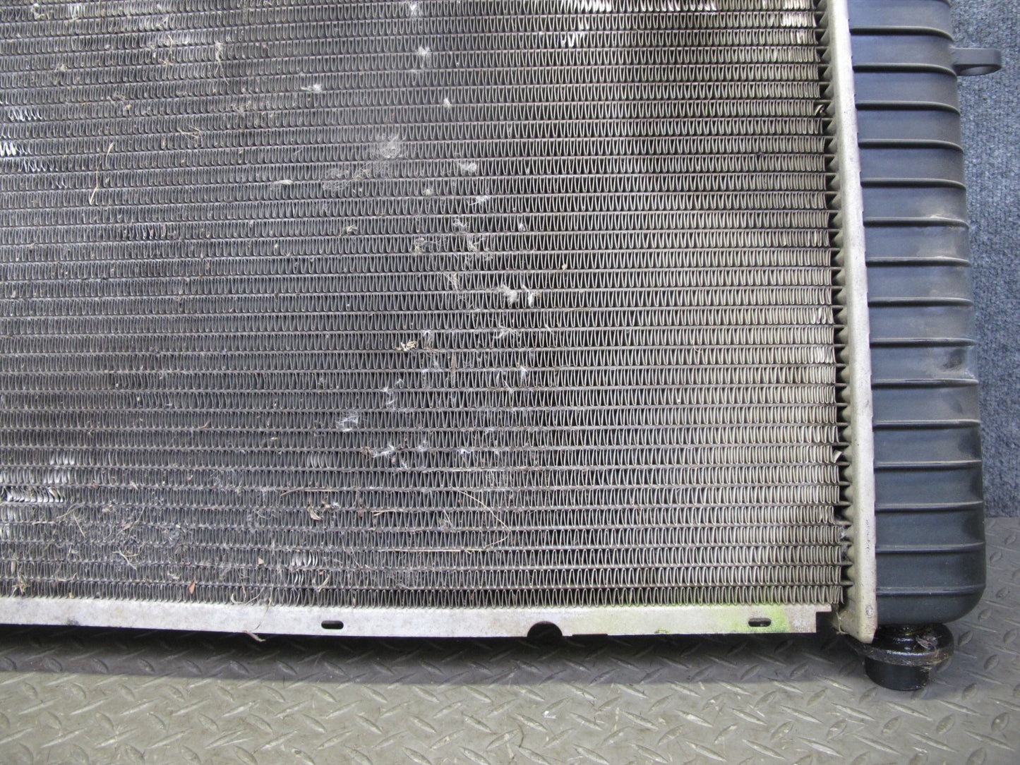 2003-2007 Hummer H2 6.0L Engine Motor Coolant Radiator