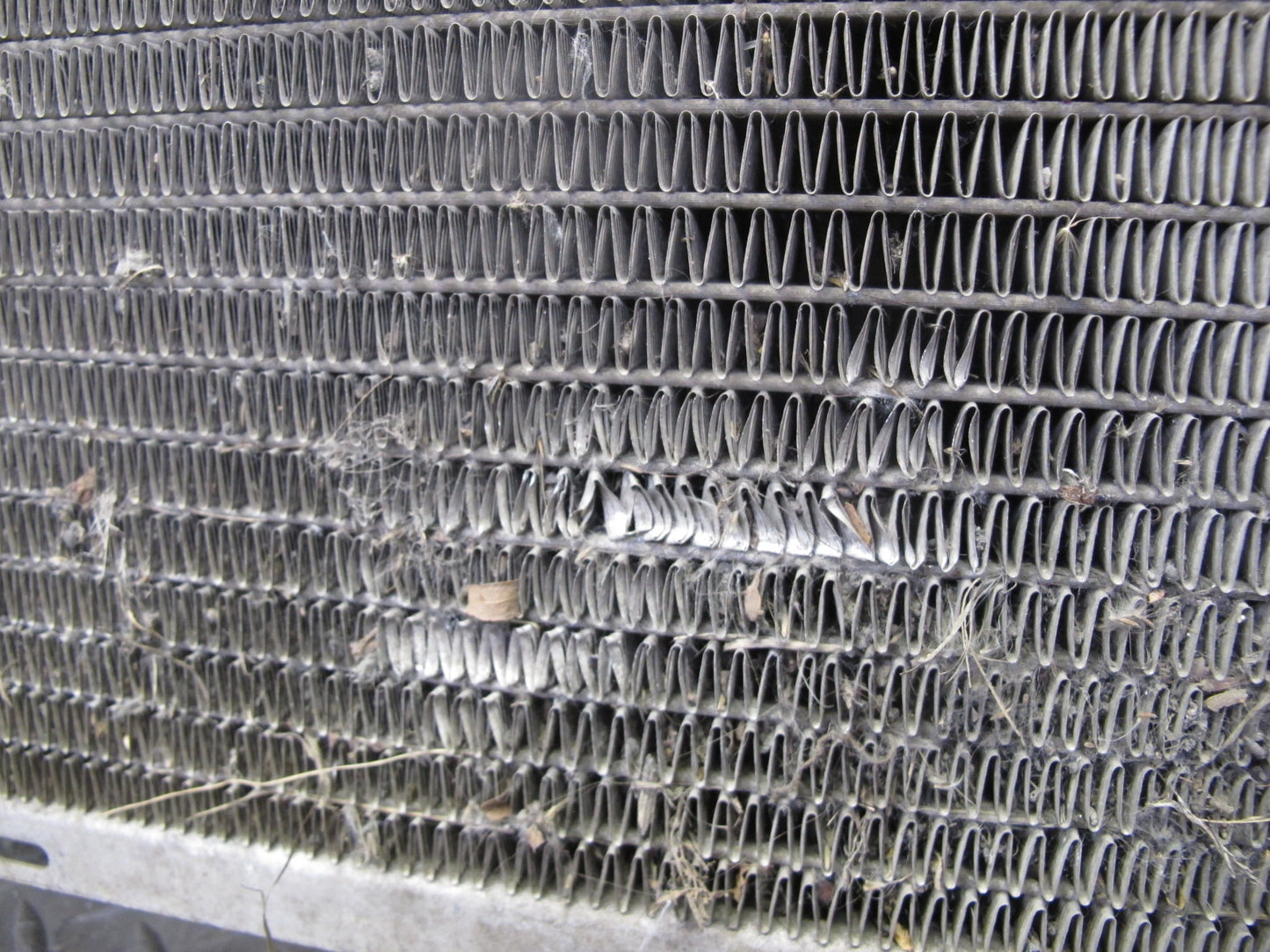 2003-2007 Hummer H2 6.0L Engine Motor Coolant Radiator