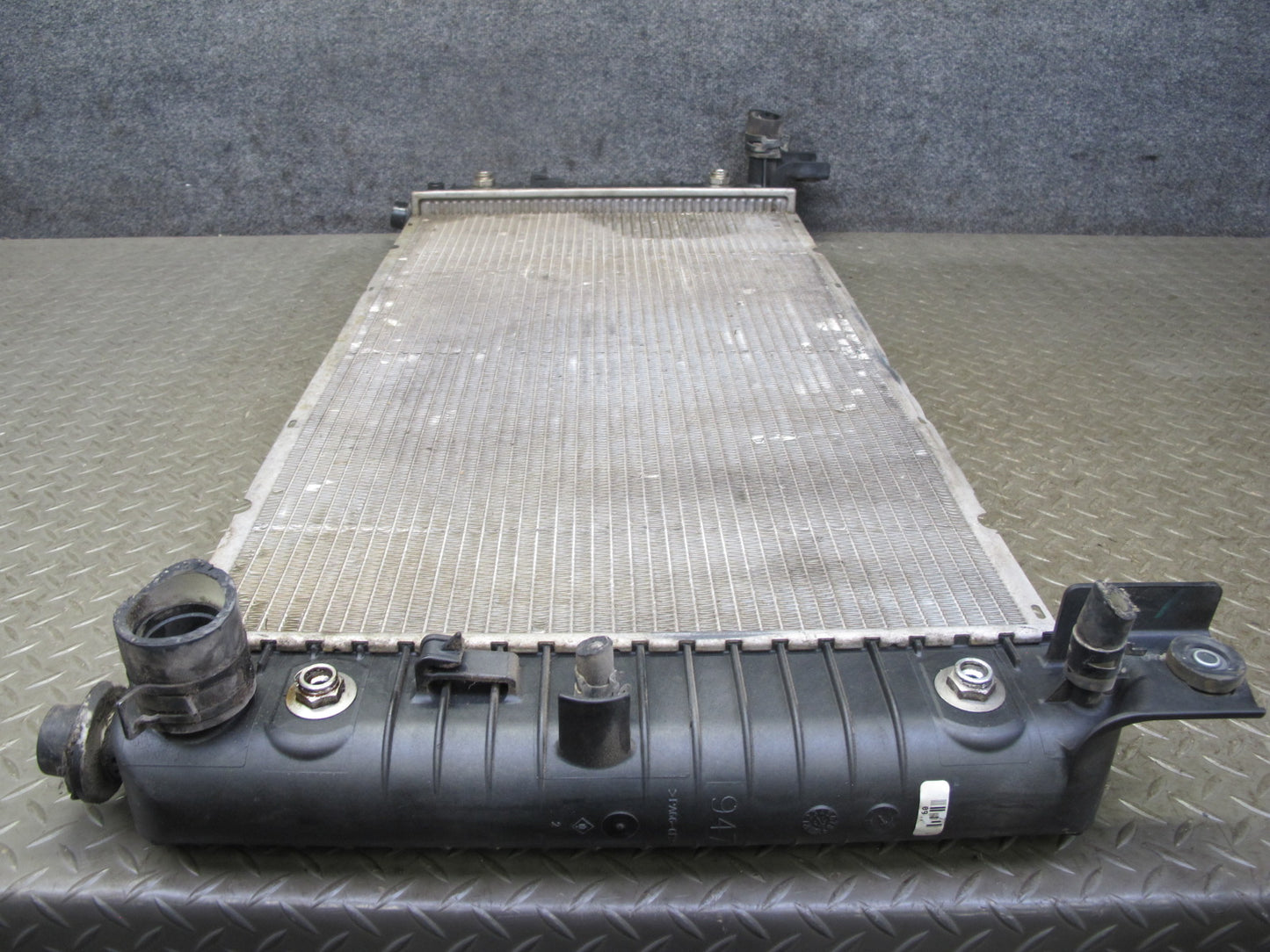 2003-2007 Hummer H2 6.0L Engine Motor Coolant Radiator