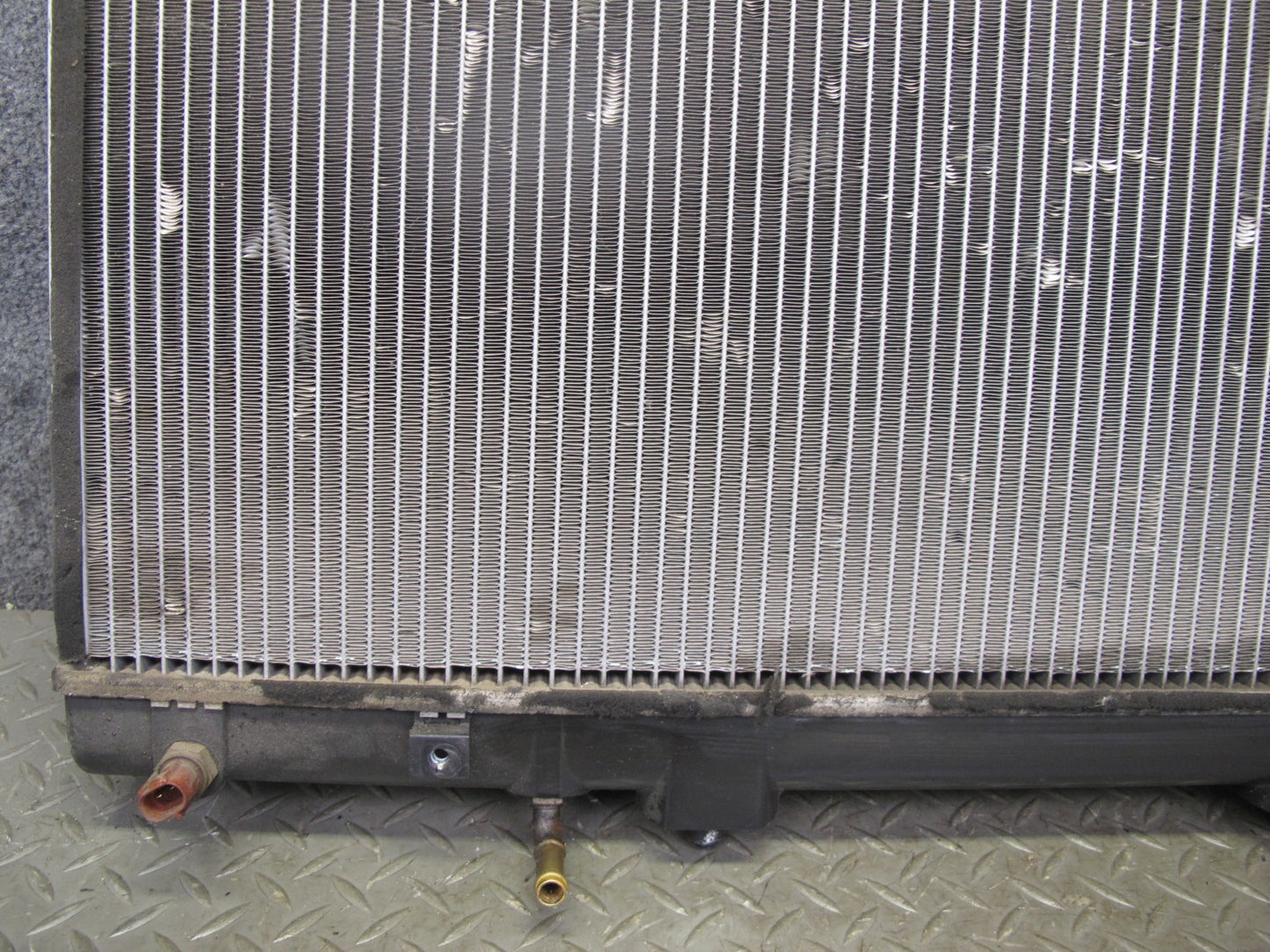 95-00 Toyota Celsior Lexus LS400 UCF20 Engine Cooling Radiator 43K Miles OEM