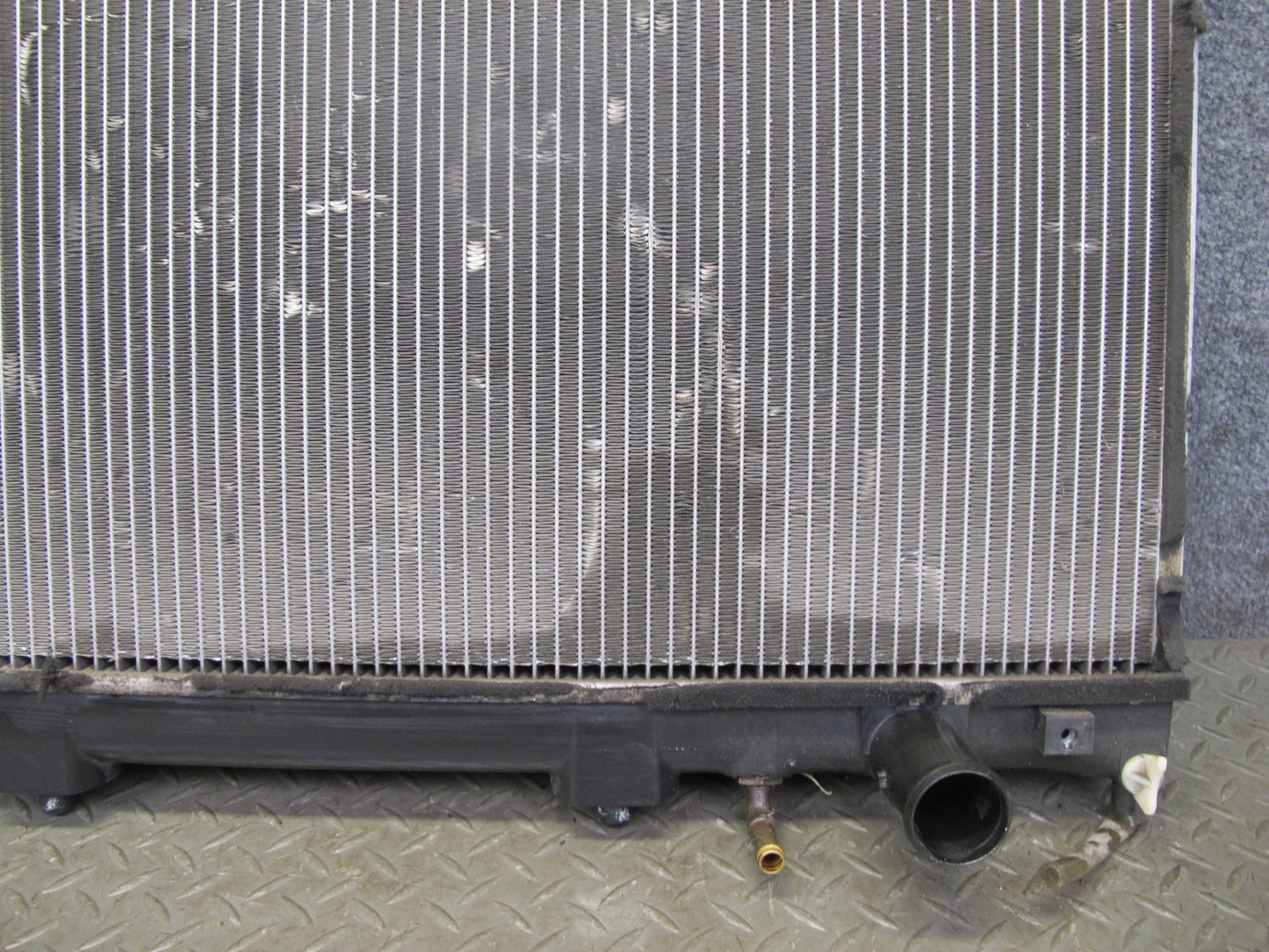 95-00 Toyota Celsior Lexus LS400 UCF20 Engine Cooling Radiator 43K Miles OEM