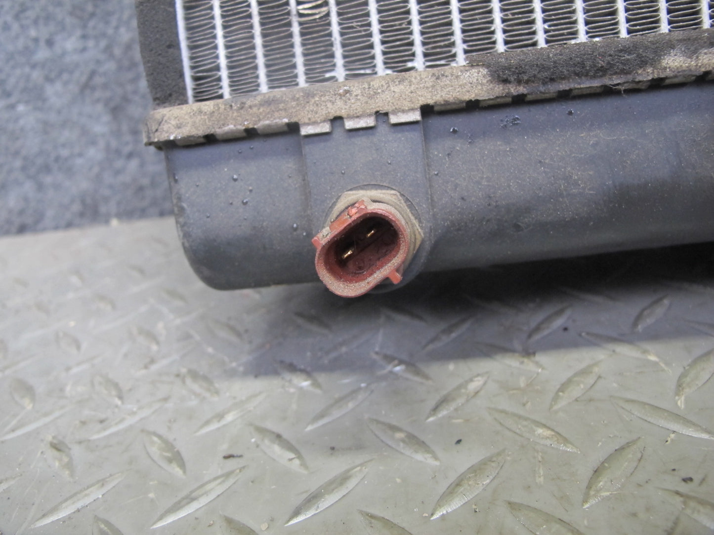 95-00 Toyota Celsior Lexus LS400 UCF20 Engine Cooling Radiator 43K Miles OEM