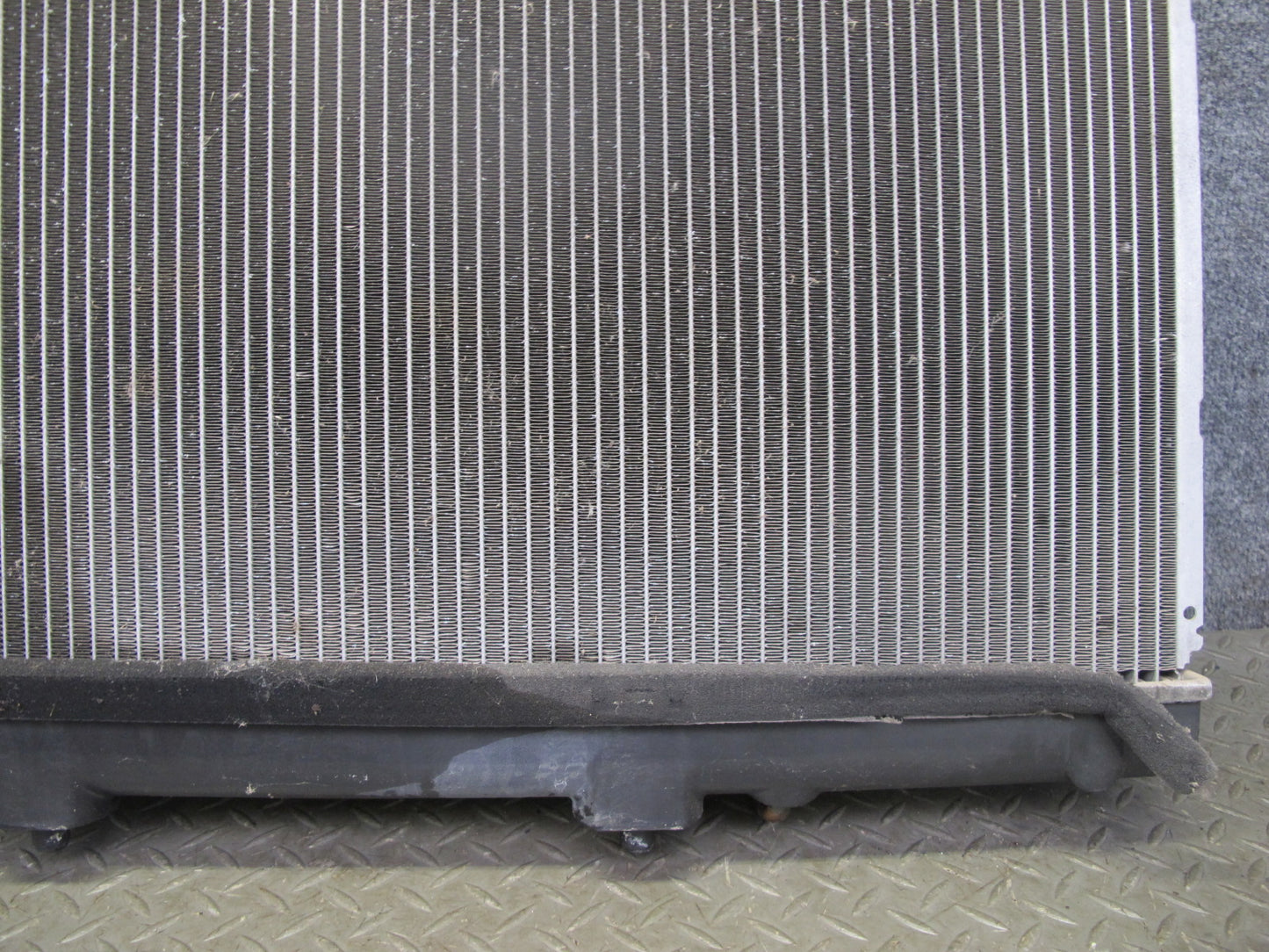 95-00 Toyota Celsior Lexus LS400 UCF20 Engine Cooling Radiator 43K Miles OEM