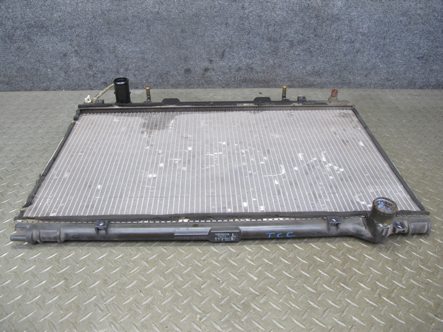 95-00 Toyota Celsior Lexus LS400 UCF20 Engine Cooling Radiator 43K Miles OEM