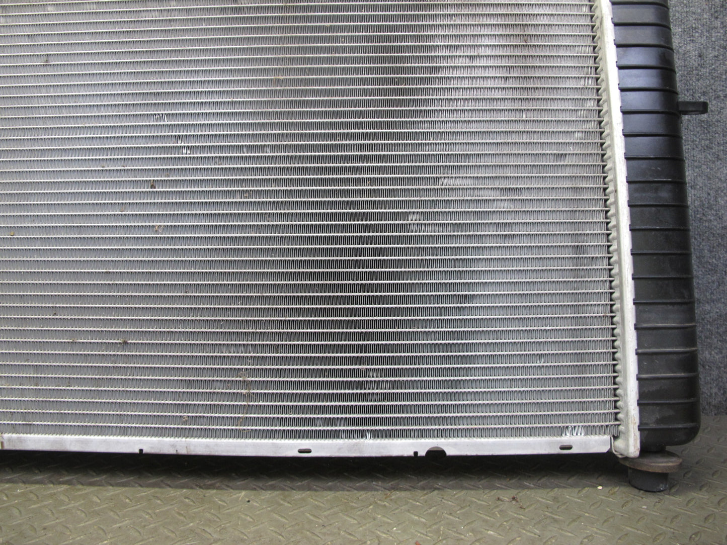 2003-2007 Hummer H2 6.0L Engine Motor Coolant Radiator