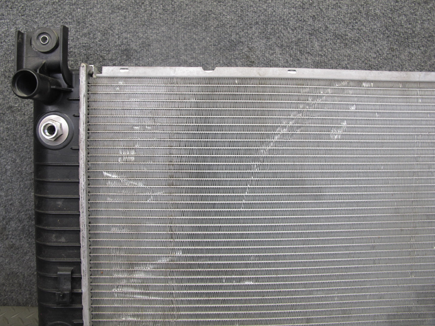 2008-2009 Hummer H2 Engine Cooling Radiator