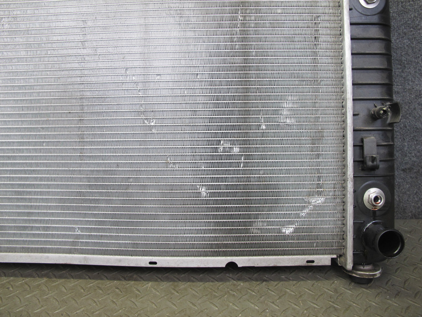 2008-2009 Hummer H2 Engine Cooling Radiator