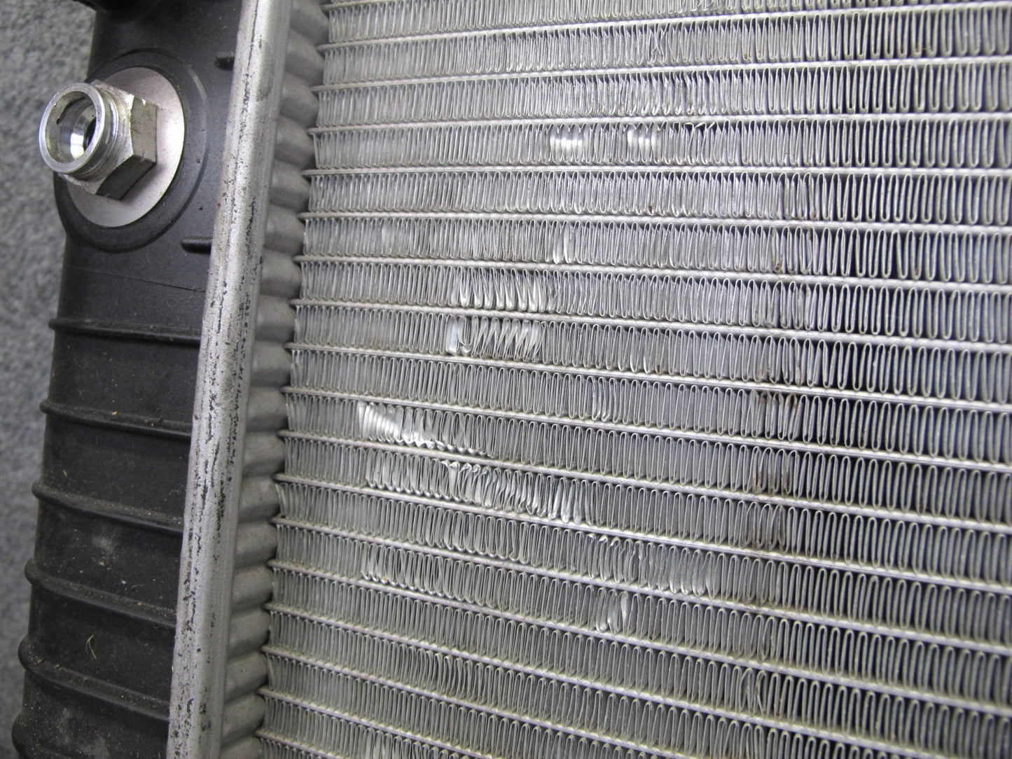 2008-2009 Hummer H2 Engine Cooling Radiator