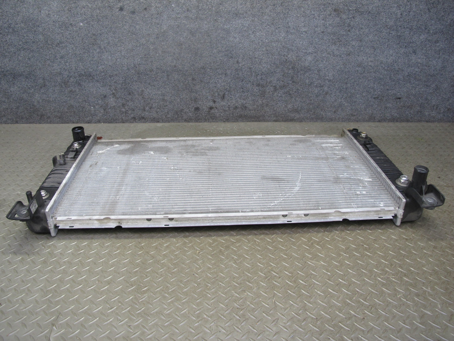 2008-2009 Hummer H2 Engine Cooling Radiator