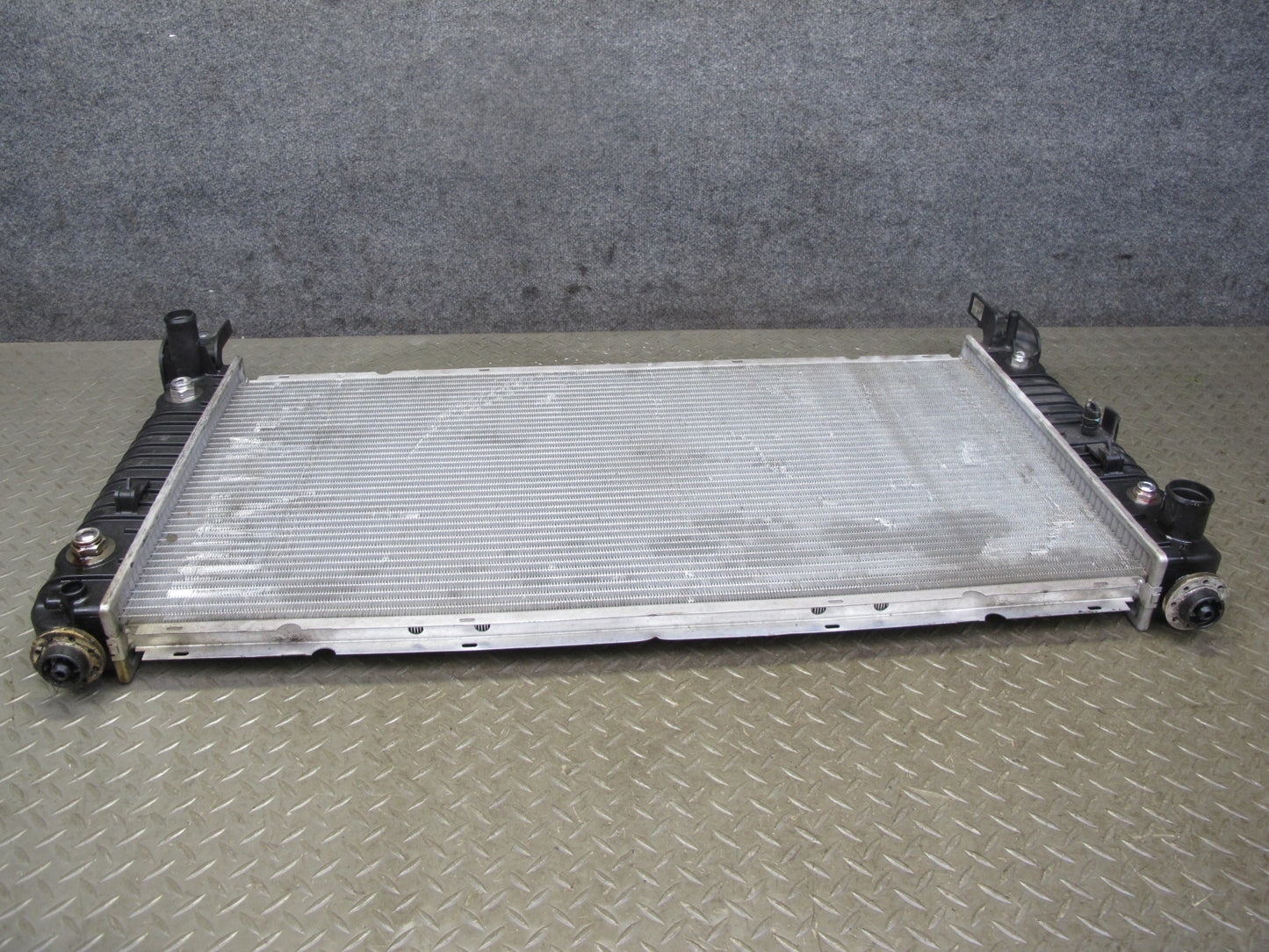 2008-2009 Hummer H2 Engine Cooling Radiator