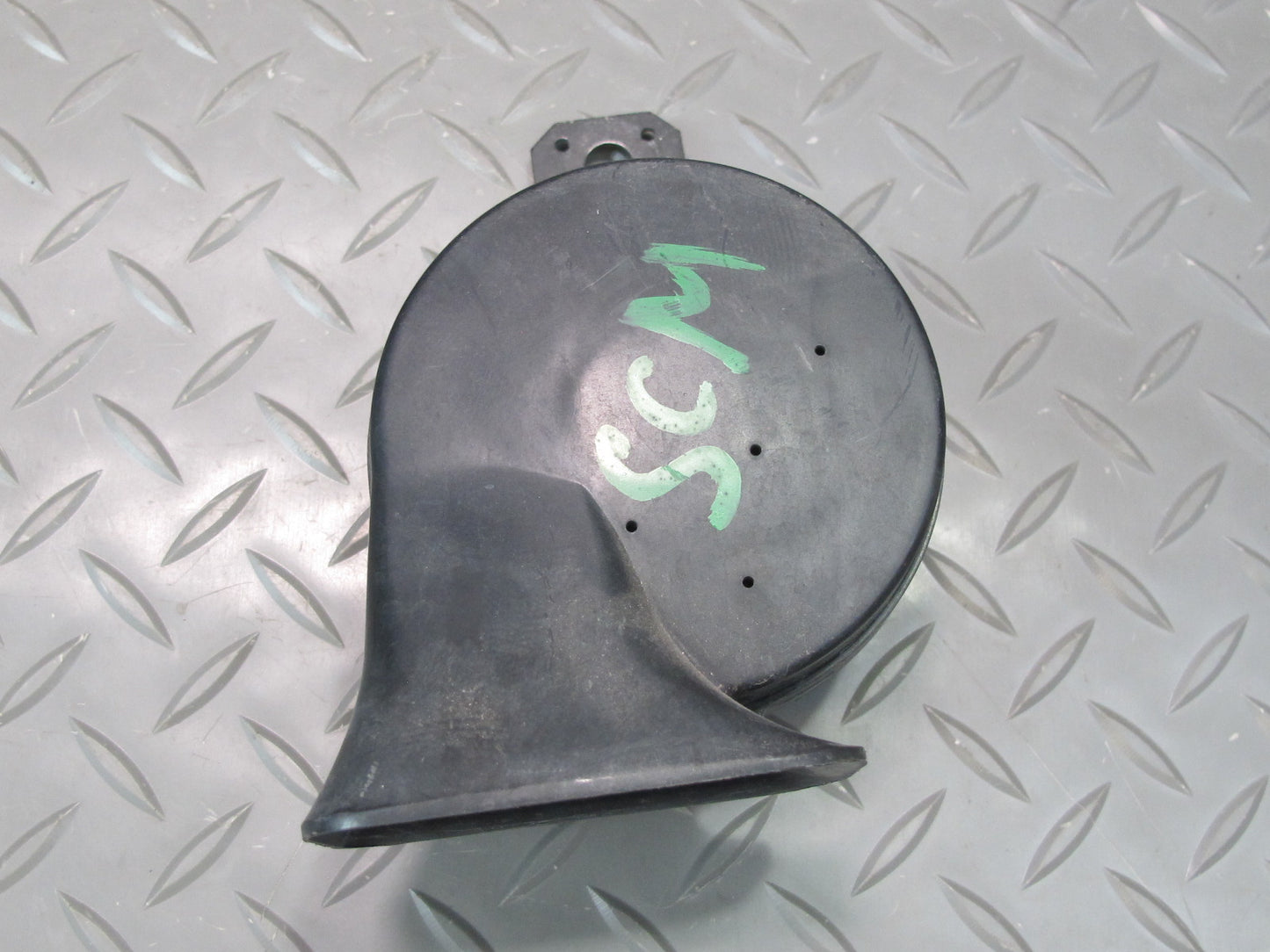 92-00 Lexus UZZ30L SC300 SC400 Set of 2 High & Low Tone Note Horn Signal OEM