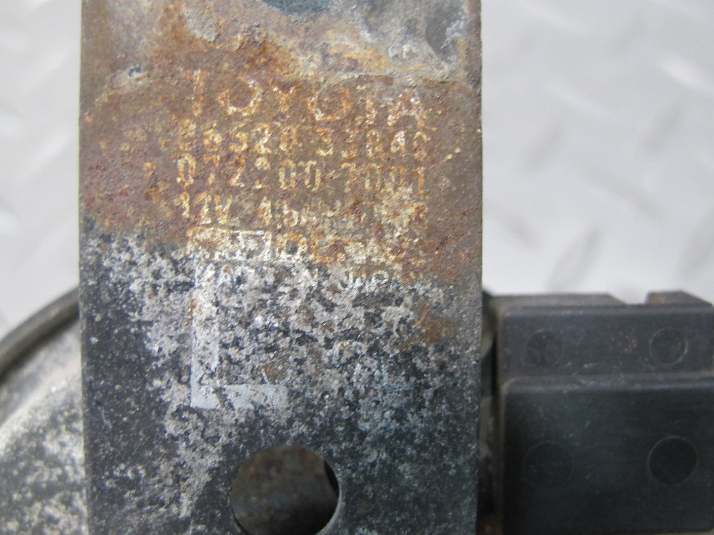 92-00 Lexus UZZ30L SC300 SC400 Set of 2 High & Low Tone Note Horn Signal OEM