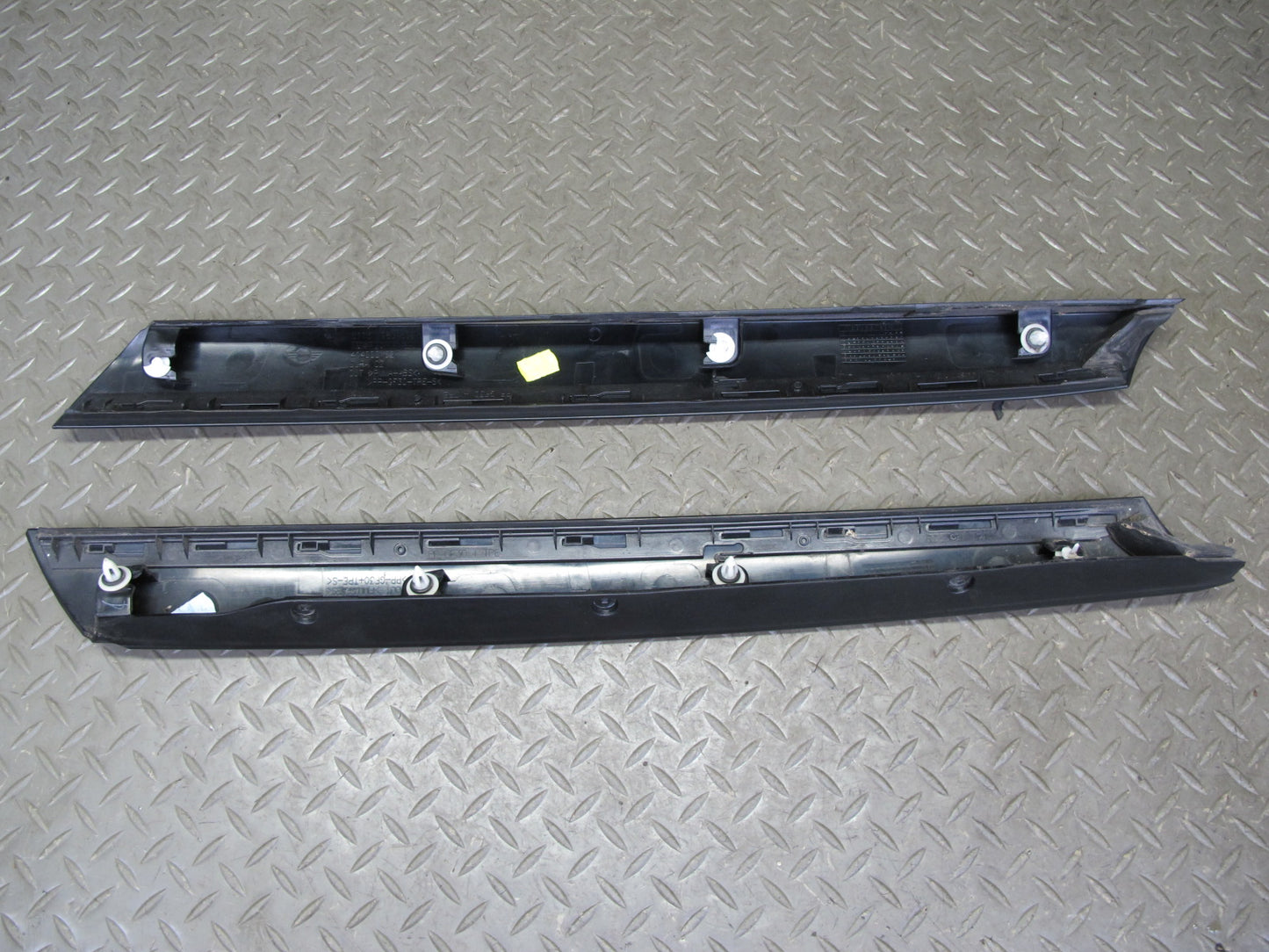 11-15 Mini Cooper R60 R61 Set of 2 Front Exterior A Pillar Trim Molding OEM