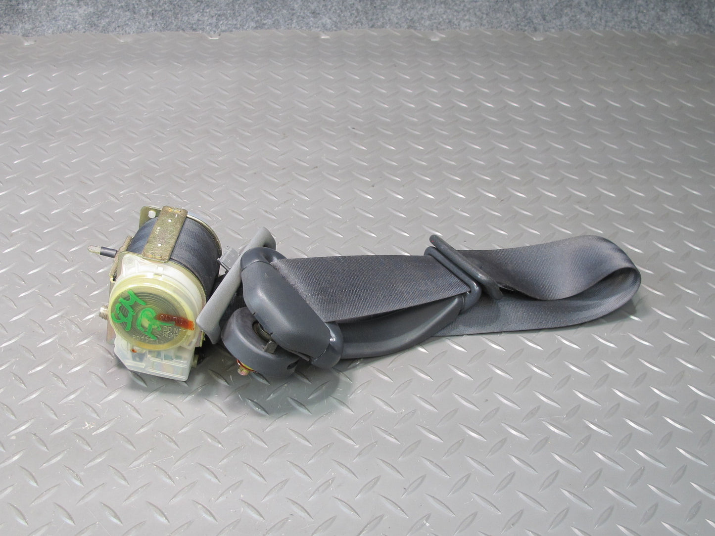 92-96 LEXUS SC300 SC400 FRONT RIGHT & LEFT SIDE SEATBELT RETRACTOR SET OEM