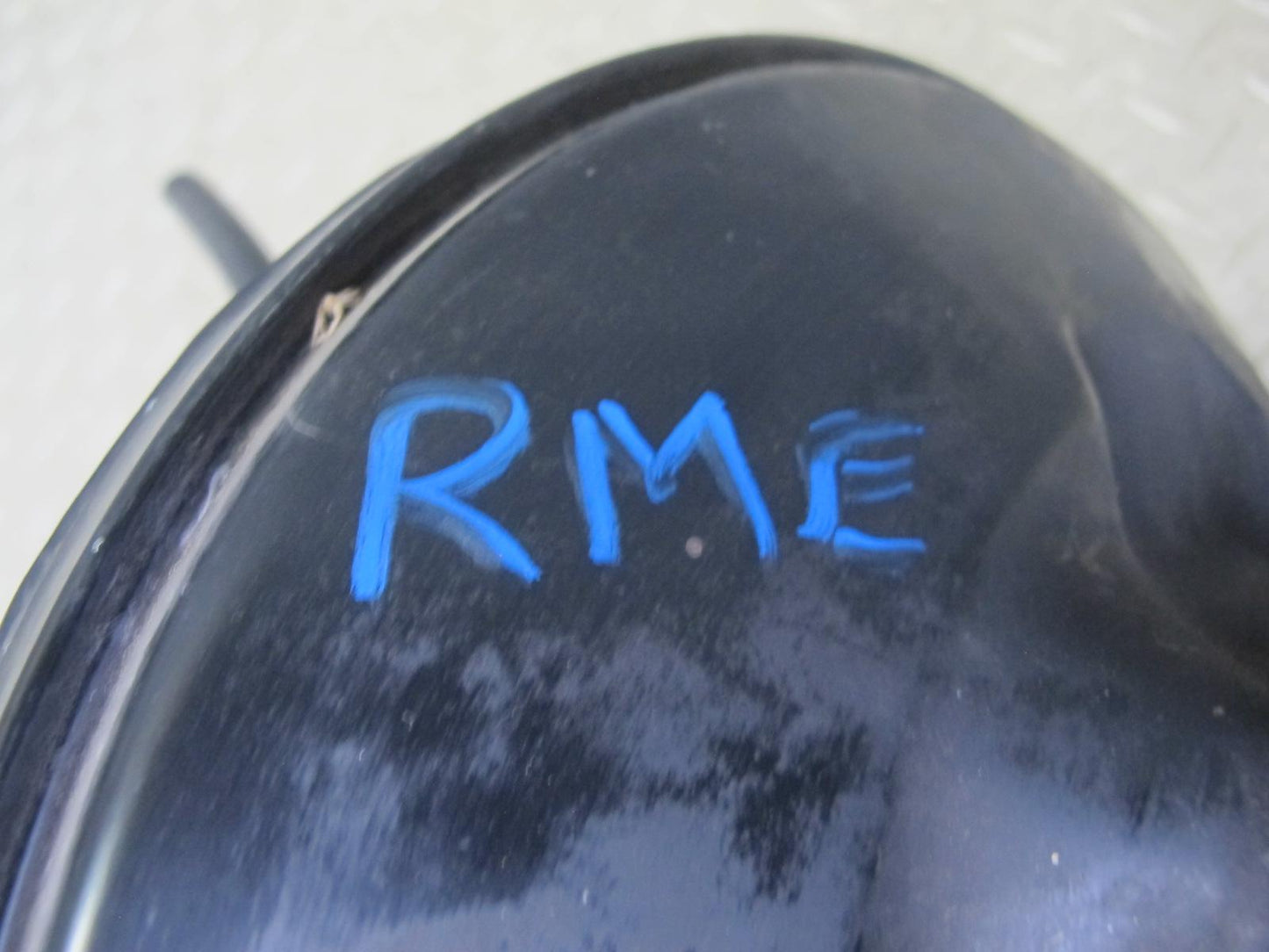 82-85 Mercedes W123 300D Brake Master Cylinder Booster Fluid Reseervoir Tank OEM