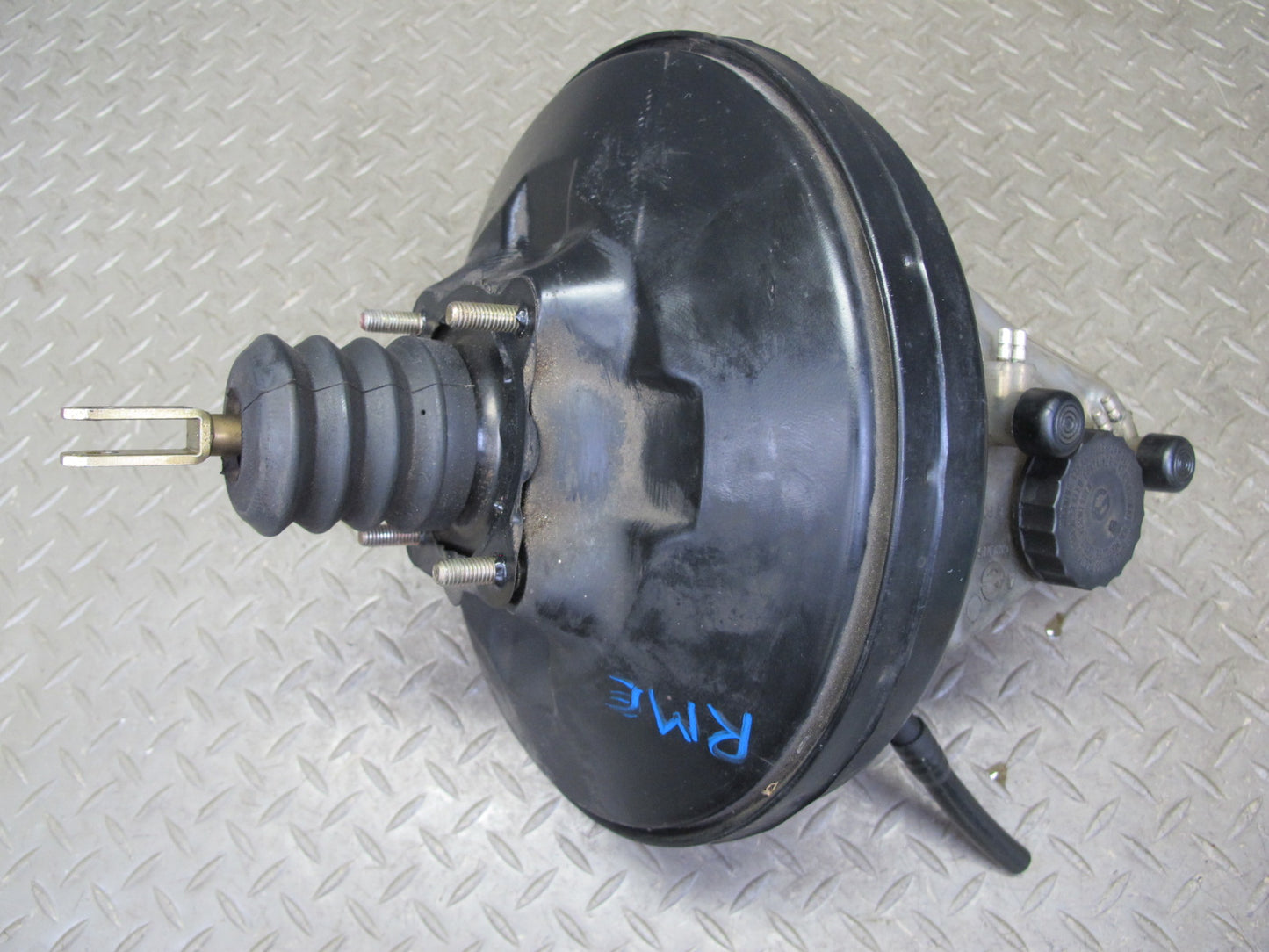 82-85 Mercedes W123 300D Brake Master Cylinder Booster Fluid Reseervoir Tank OEM