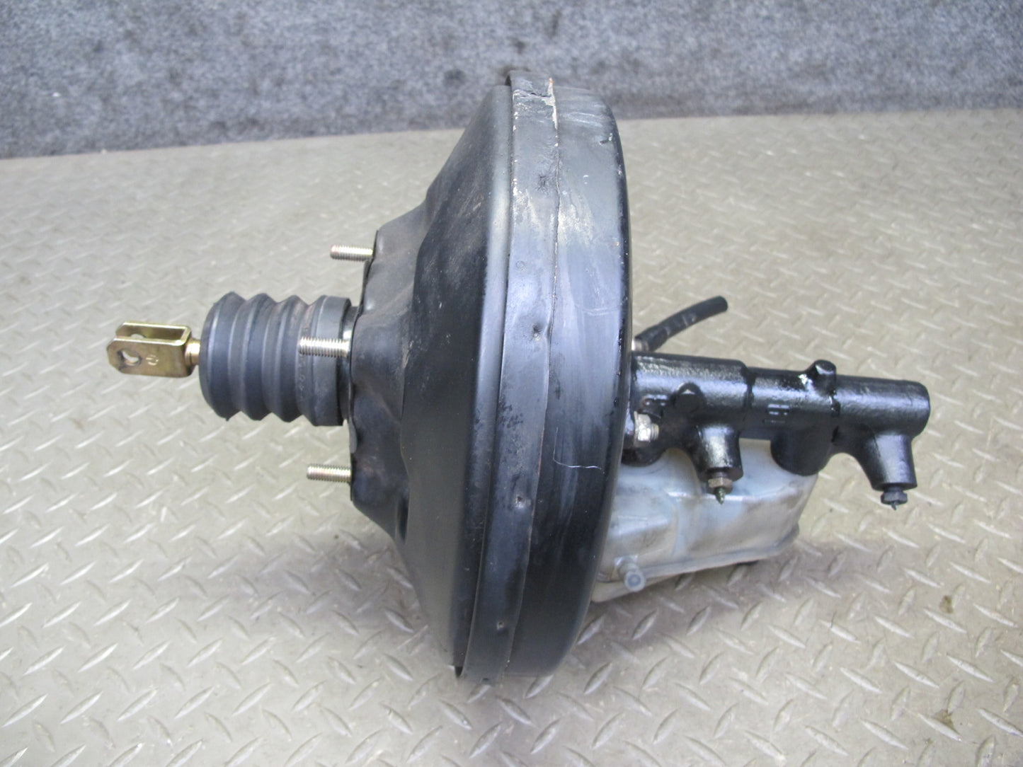 82-85 Mercedes W123 300D Brake Master Cylinder Booster Fluid Reseervoir Tank OEM