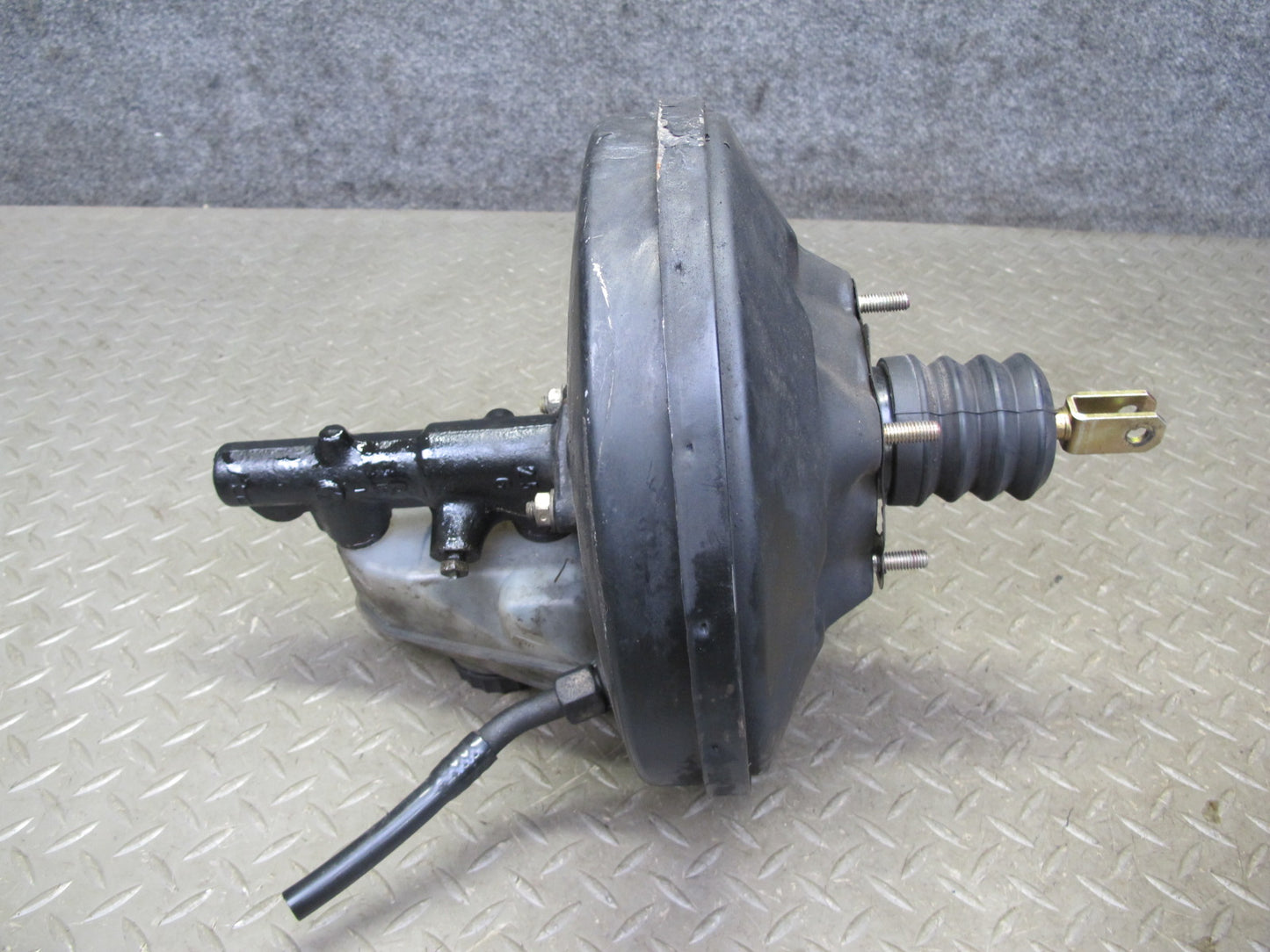 82-85 Mercedes W123 300D Brake Master Cylinder Booster Fluid Reseervoir Tank OEM