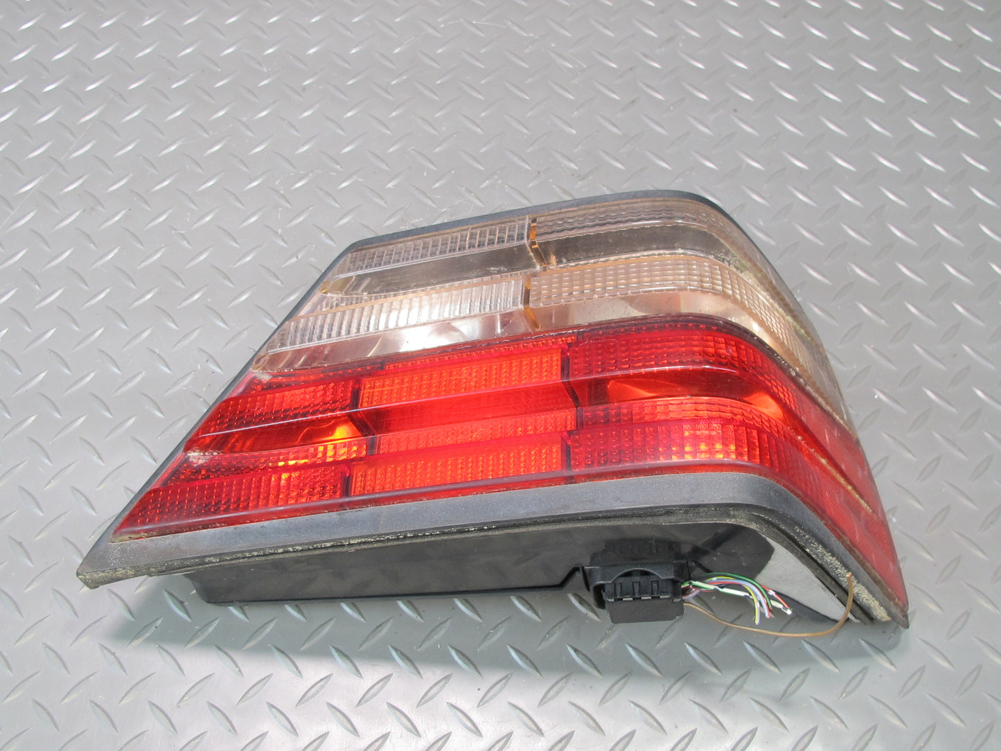 94-95 Mercedes W124 300D Sedan Set of 2 Rear Left & Right Tail Light Lamp OEM