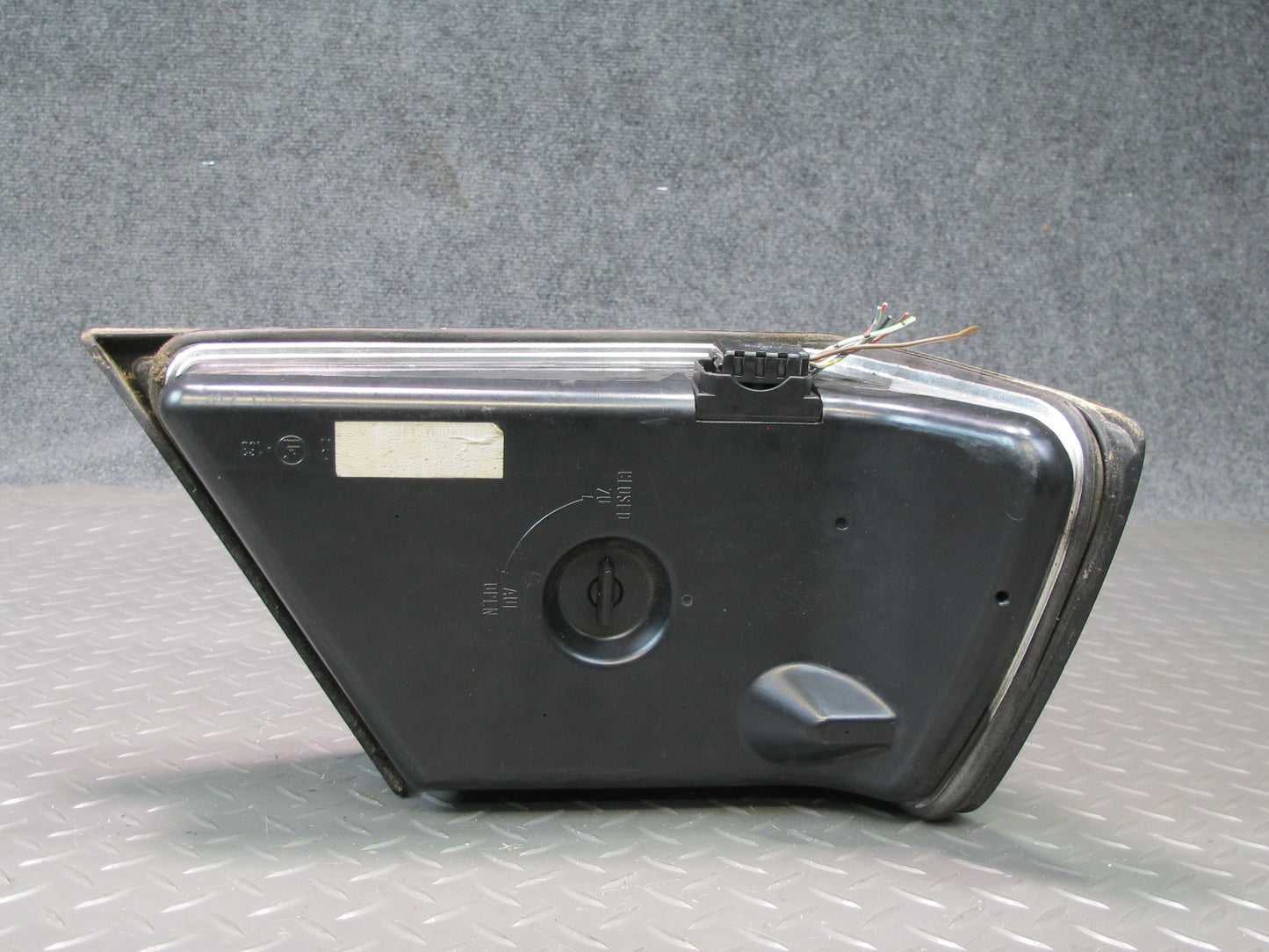 94-95 Mercedes W124 300D Sedan Set of 2 Rear Left & Right Tail Light Lamp OEM