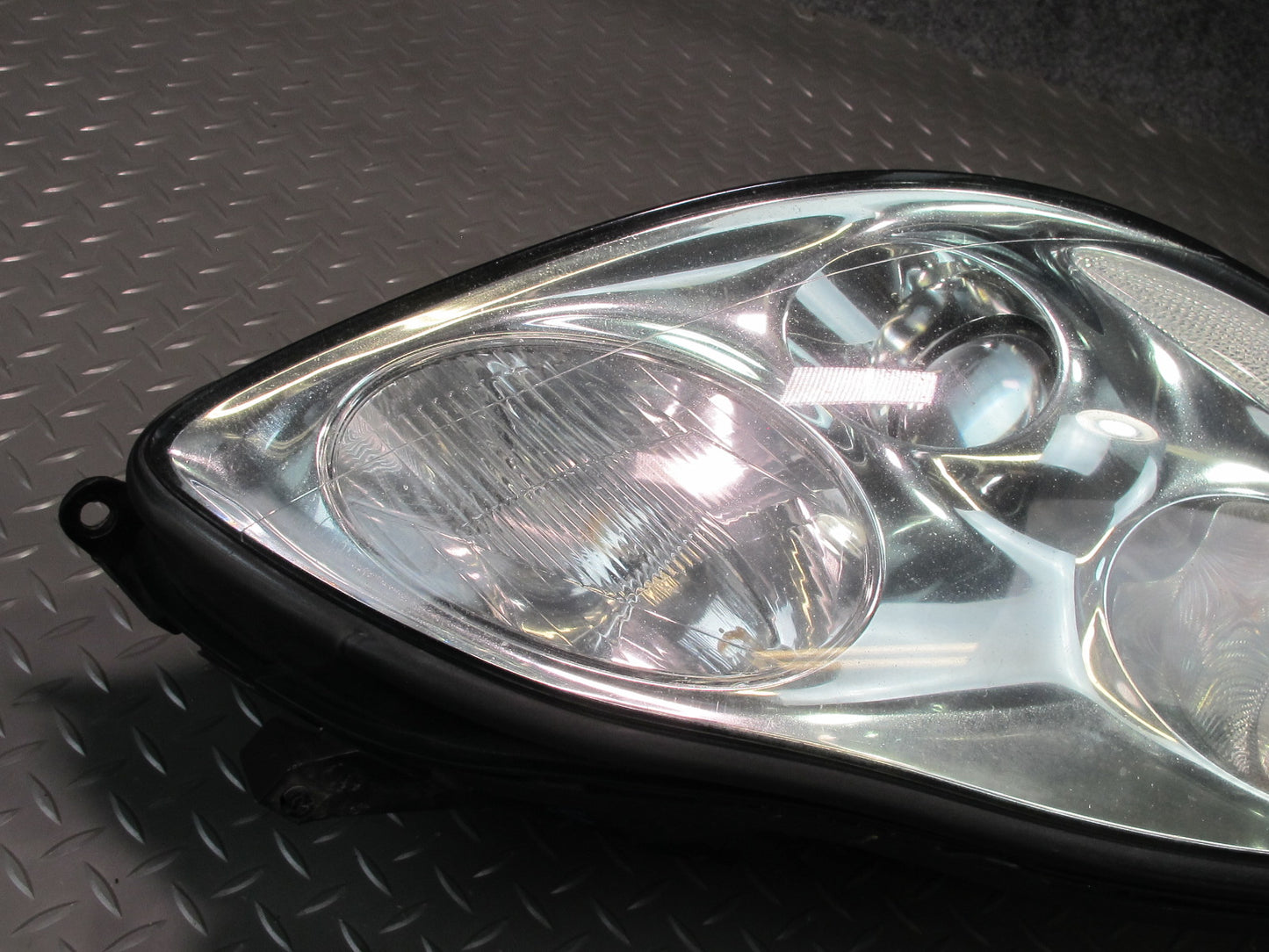 02-05 Lexus UZZ40L SC430 Right Passenger Side Halogen Headlight Lamp OEM