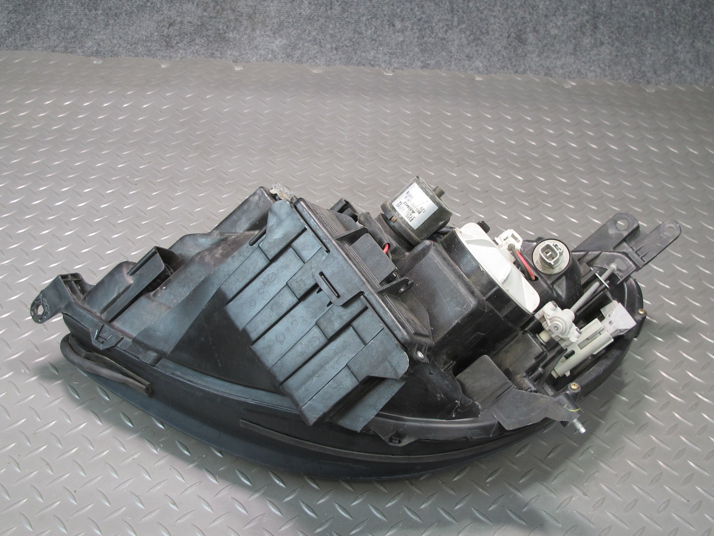 02-05 Lexus UZZ40L SC430 Right Passenger Side Halogen Headlight Lamp OEM