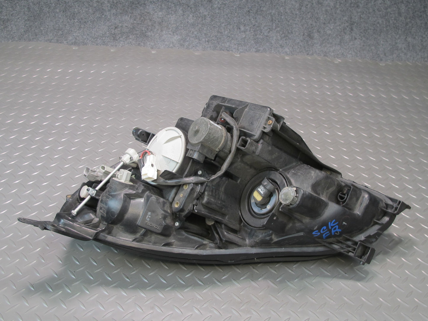 02-05 Lexus UZZ40L SC430 Right Passenger Side Halogen Headlight Lamp OEM