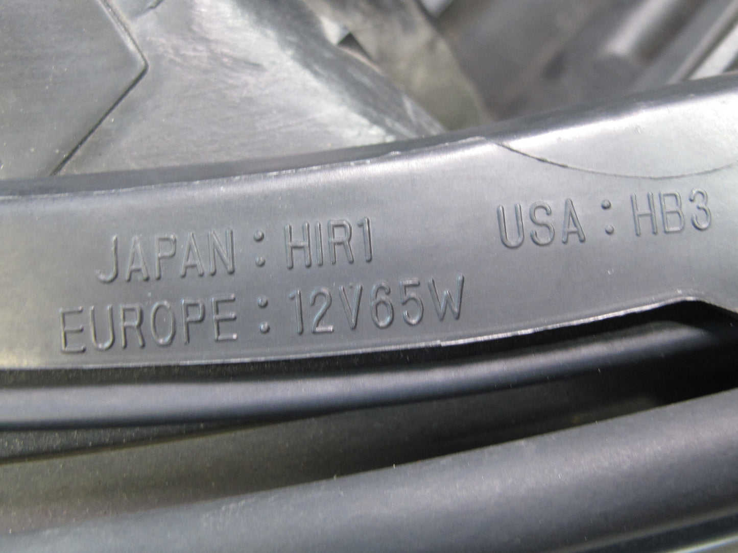 02-05 Lexus UZZ40L SC430 Left Driver Side Halogen Headlight Lamp Assembly OEM