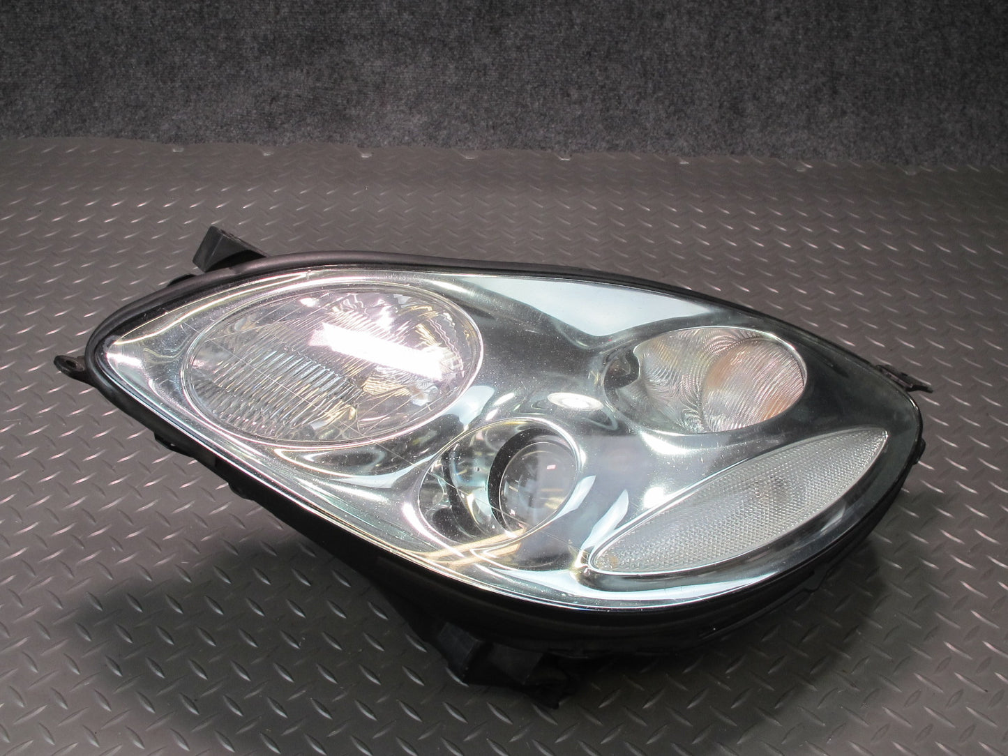 02-05 Lexus UZZ40L SC430 Left Driver Side Halogen Headlight Lamp Assembly OEM