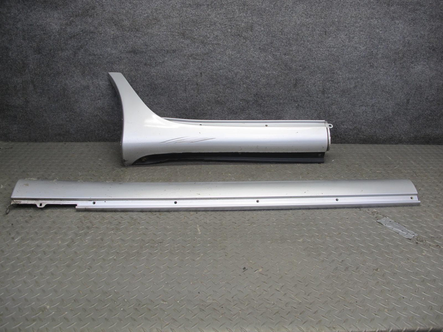 04-06 Lexus UCF30L LS430 Front & Rear Right Side Skirt Rocker Panel Molding OEM